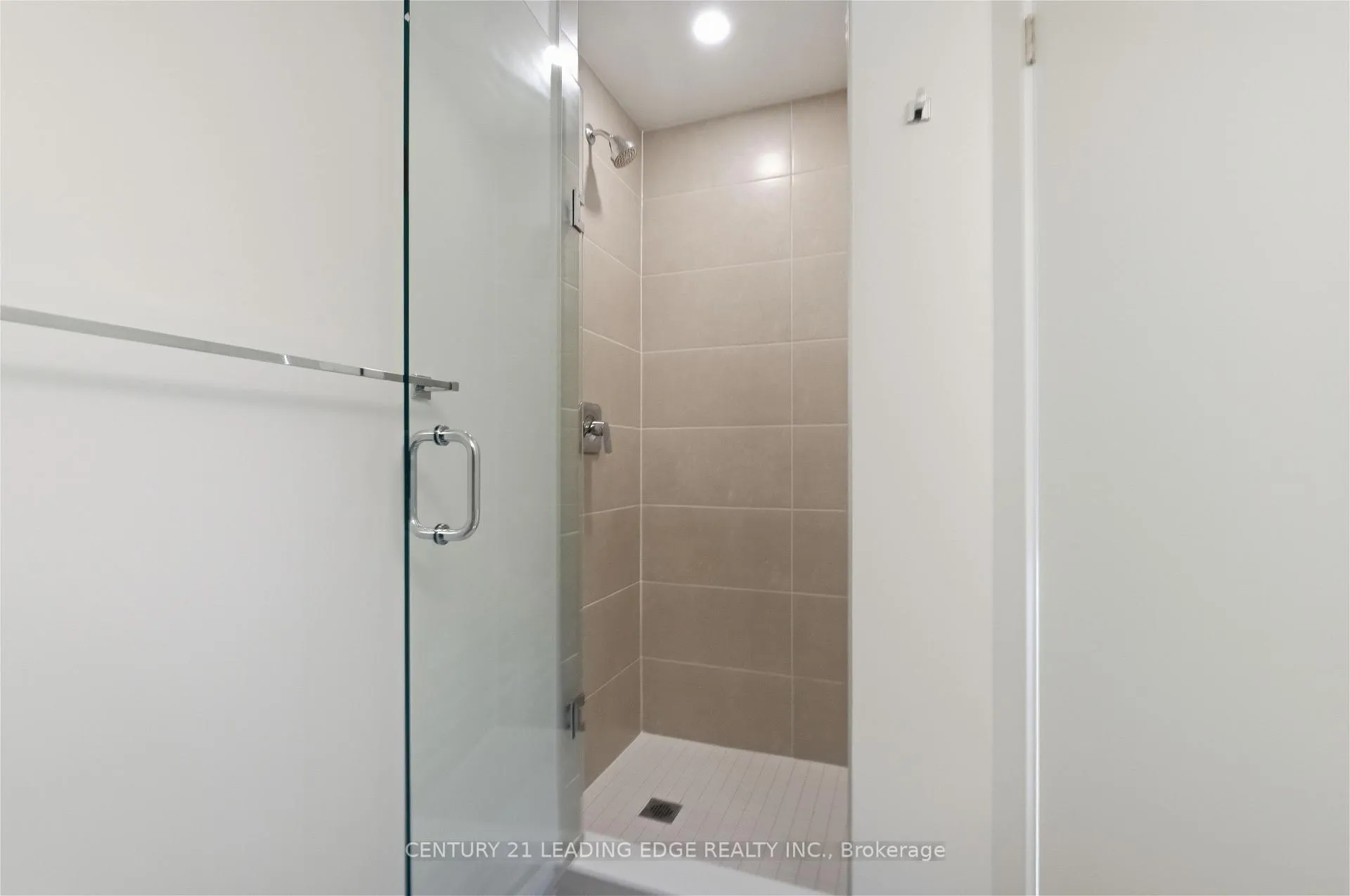 Photo 15 of Unit 910, 2088 James Street, Burlington, Brant — HOMEH
