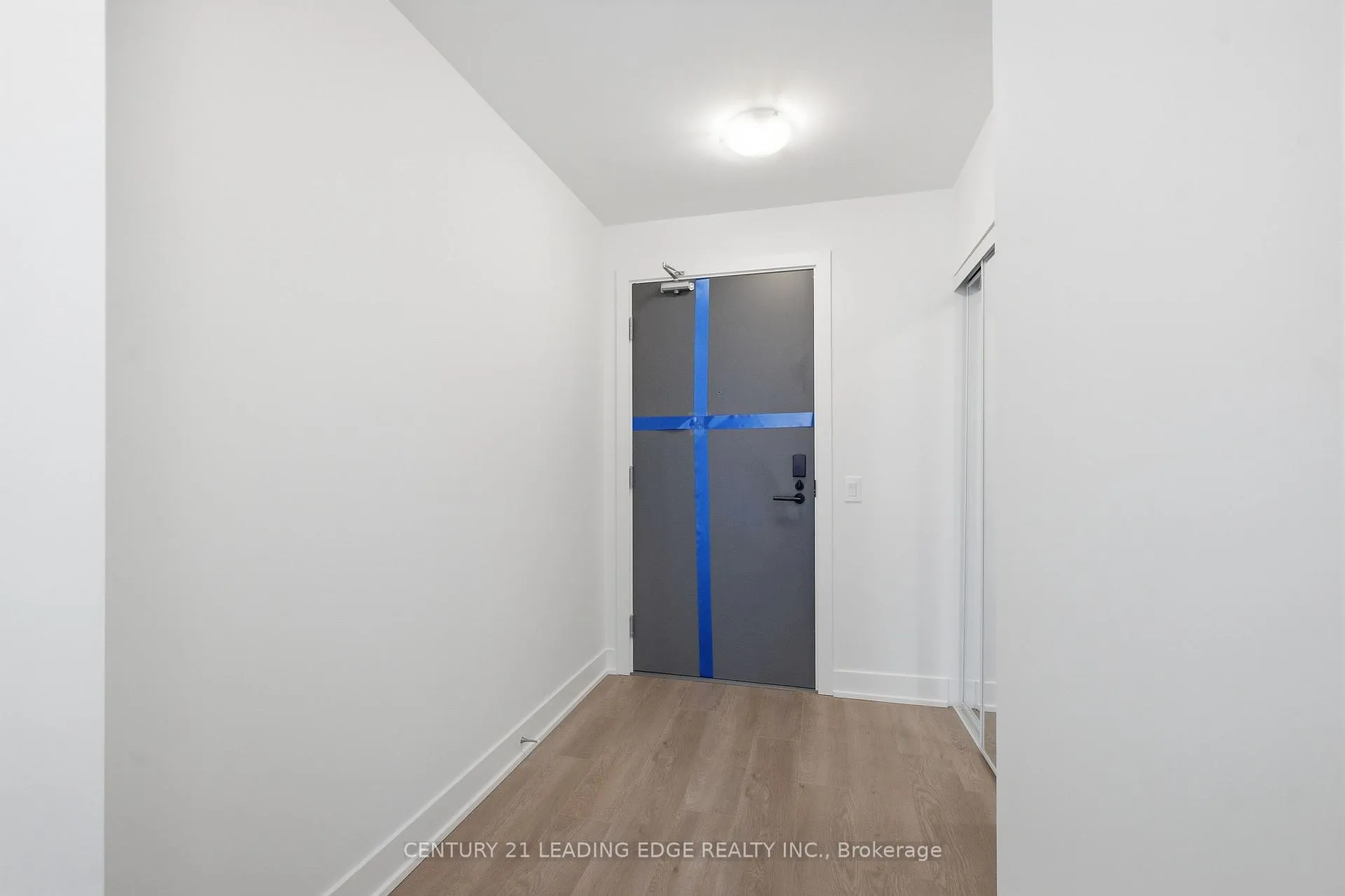 Photo 18 of Unit 910, 2088 James Street, Burlington, Brant — HOMEH