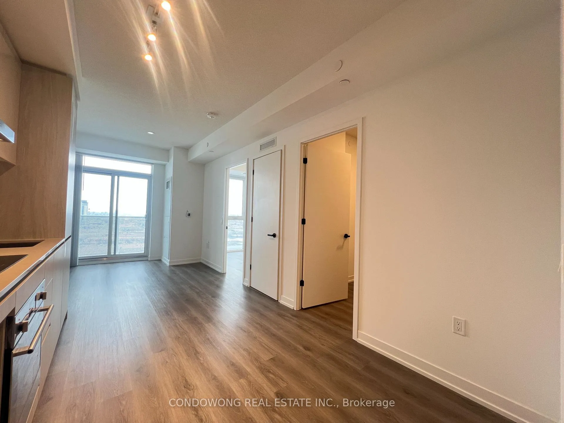Photo 3 of Unit 2609, 28 Interchange Way, Vaughan, Vaughan Corporate Centre — HOMEH