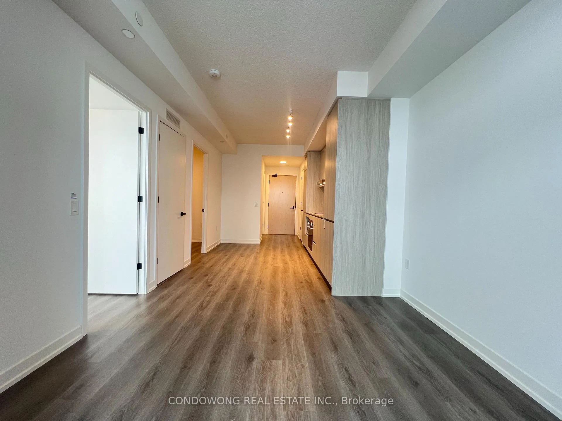 Photo 4 of Unit 2609, 28 Interchange Way, Vaughan, Vaughan Corporate Centre — HOMEH