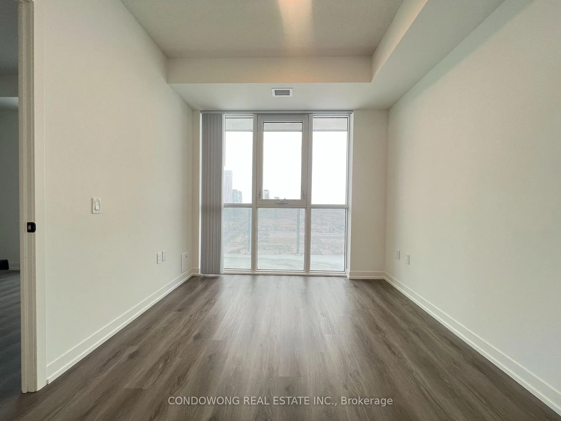 Photo 6 of Unit 2609, 28 Interchange Way, Vaughan, Vaughan Corporate Centre — HOMEH