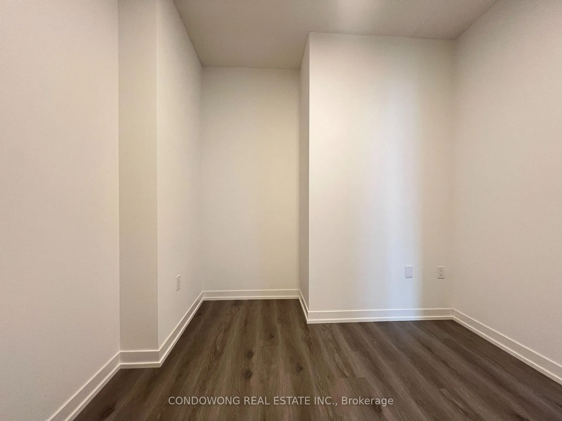 Photo 8 of Unit 2609, 28 Interchange Way, Vaughan, Vaughan Corporate Centre — HOMEH