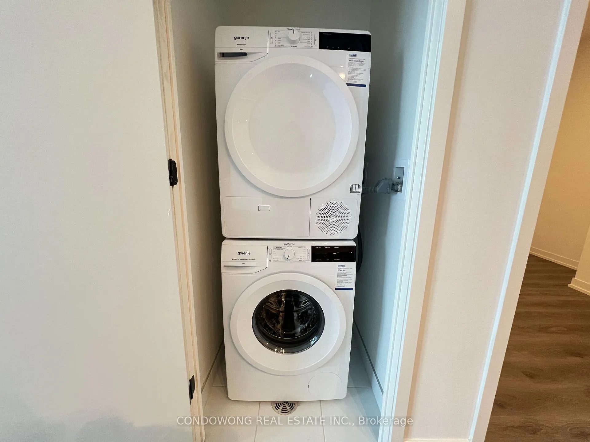 Photo 9 of Unit 2609, 28 Interchange Way, Vaughan, Vaughan Corporate Centre — HOMEH
