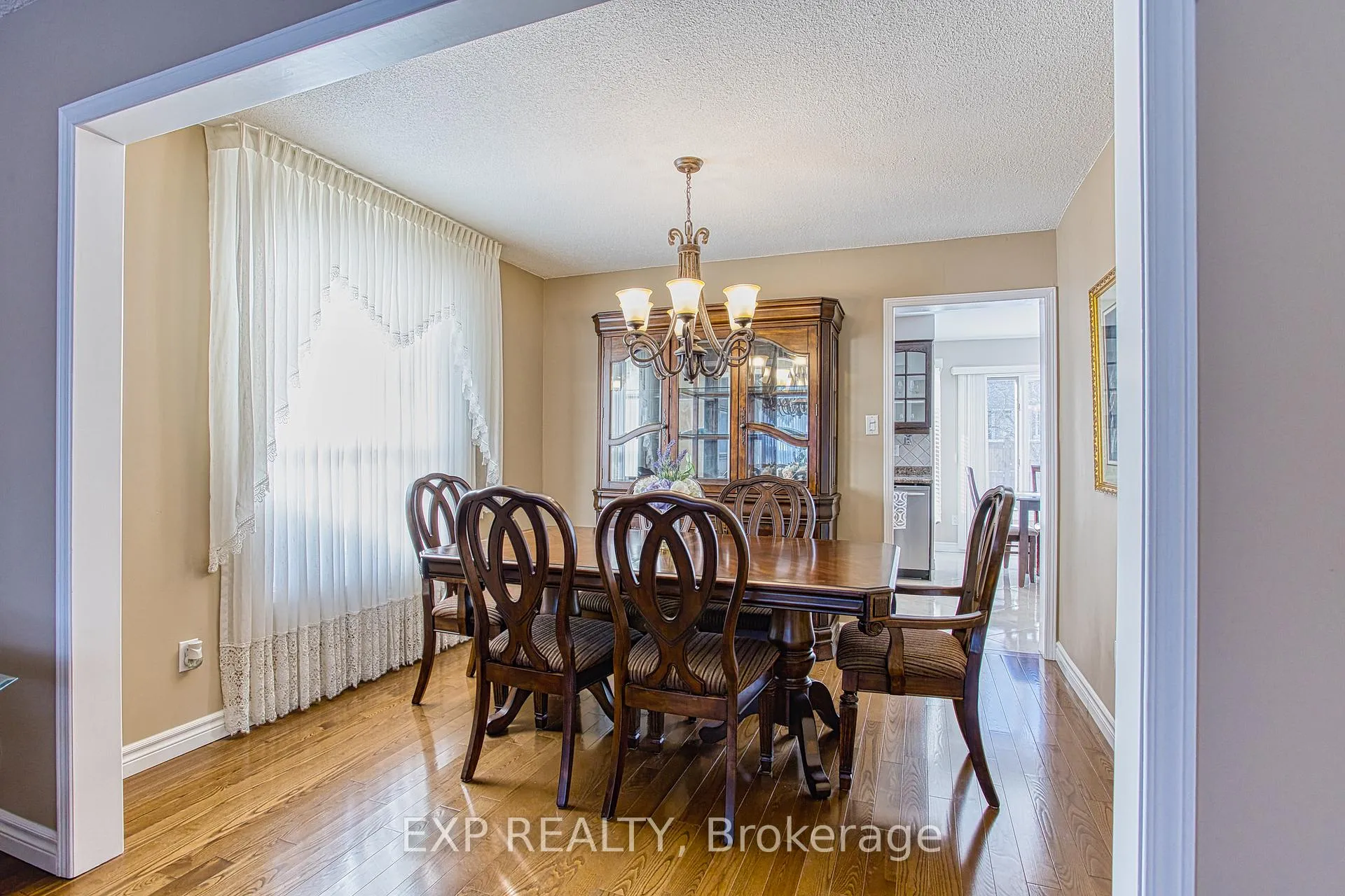 Photo 9 of 211 Rushdale Drive, Hamilton, Rushdale — HOMEH