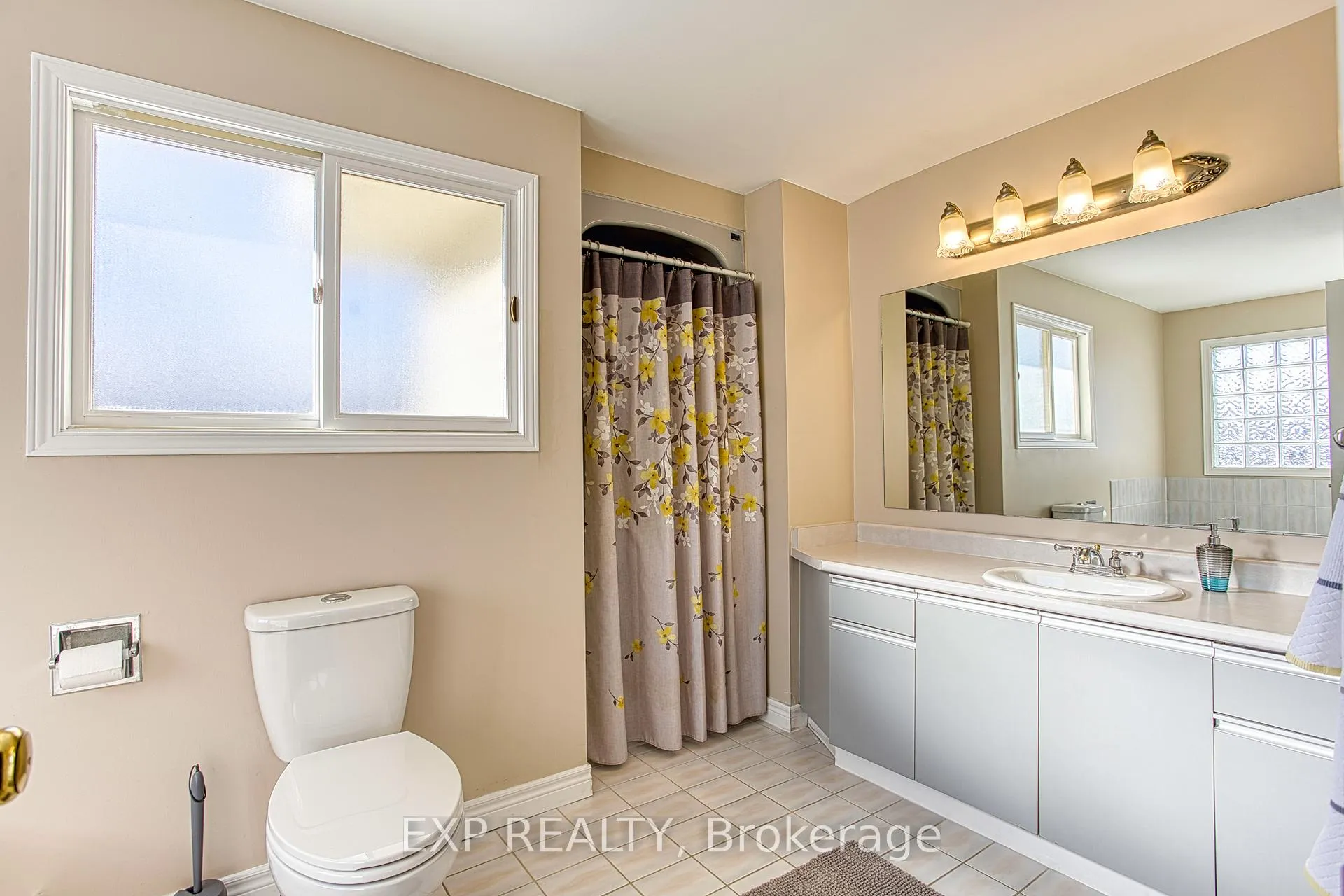 Photo 23 of 211 Rushdale Drive, Hamilton, Rushdale — HOMEH