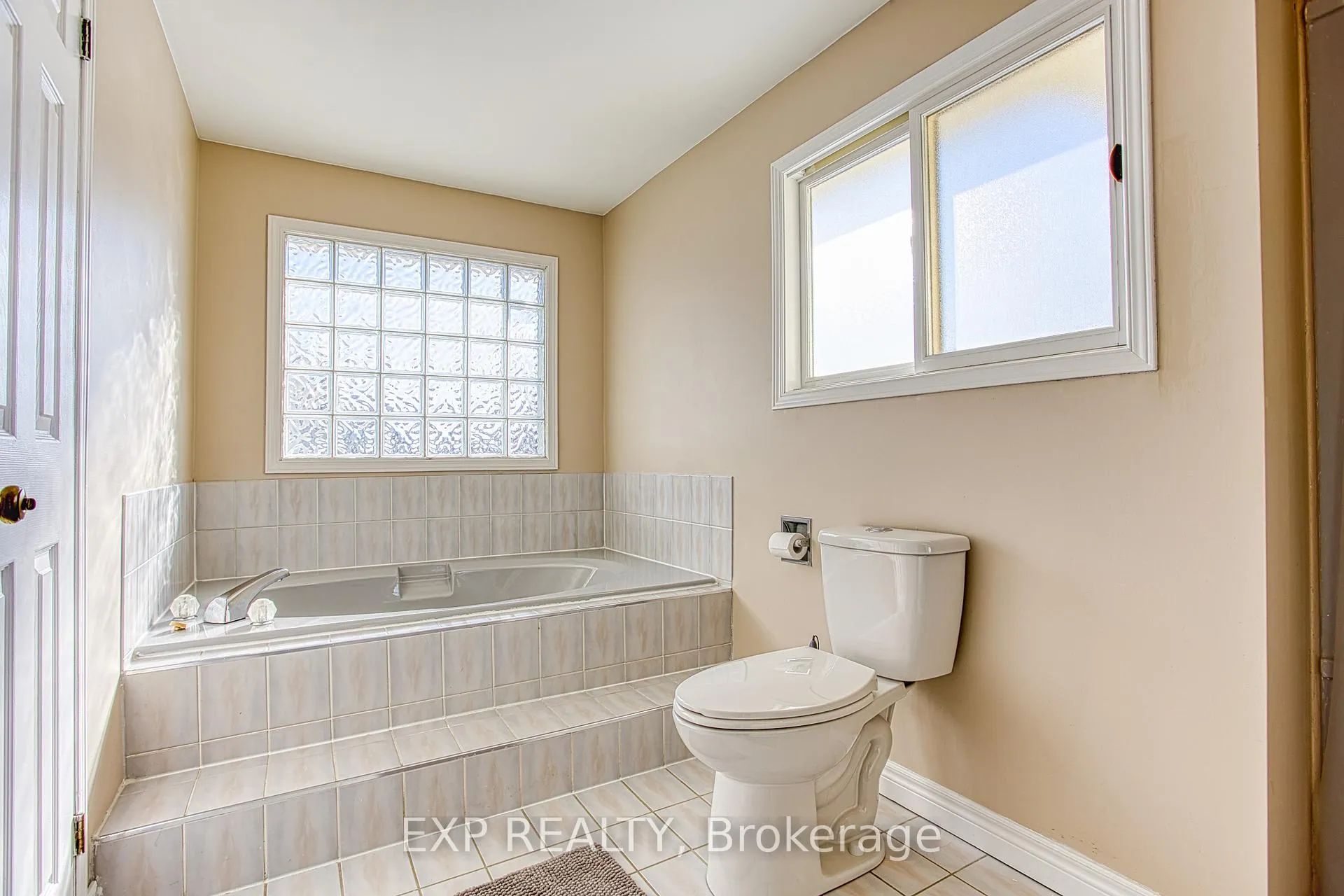 Photo 24 of 211 Rushdale Drive, Hamilton, Rushdale — HOMEH