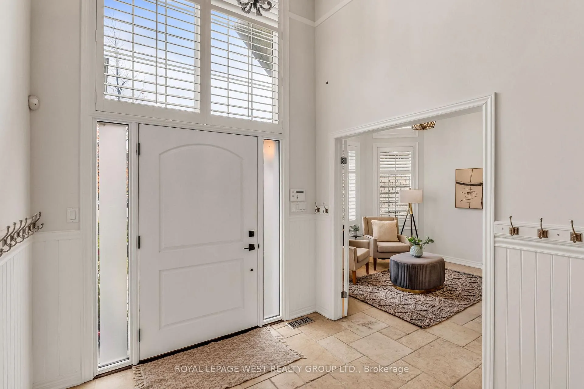 Photo 5 of 35 Playfair Court, Hamilton, Ancaster — HOMEH