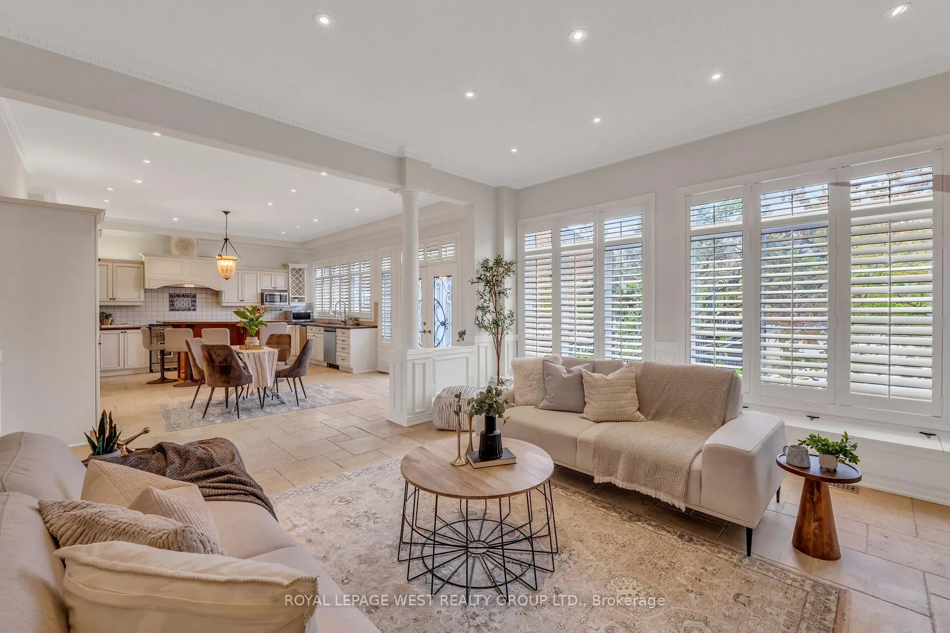 Photo 9 of 35 Playfair Court, Hamilton, Ancaster — HOMEH