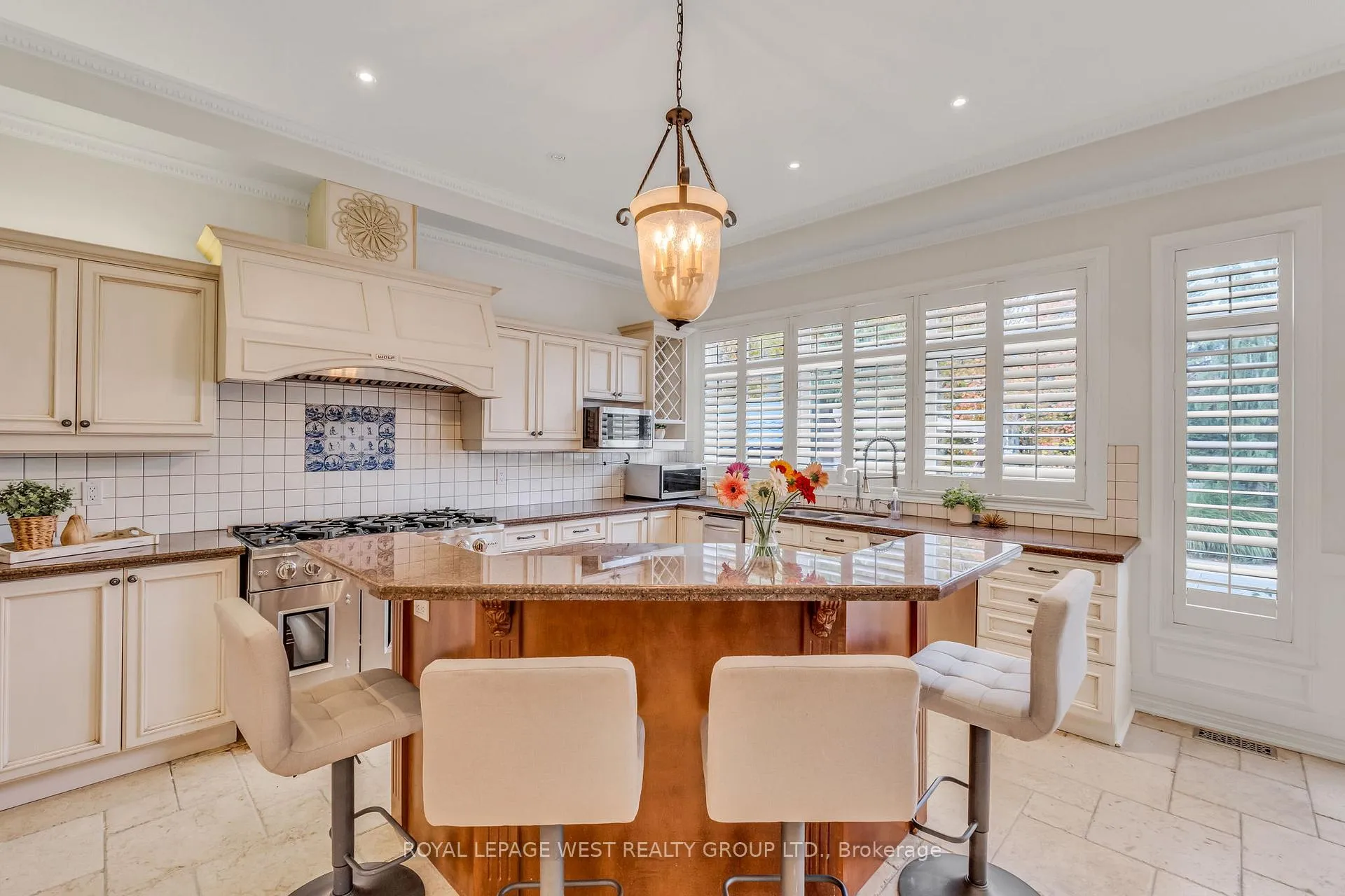 Photo 14 of 35 Playfair Court, Hamilton, Ancaster — HOMEH