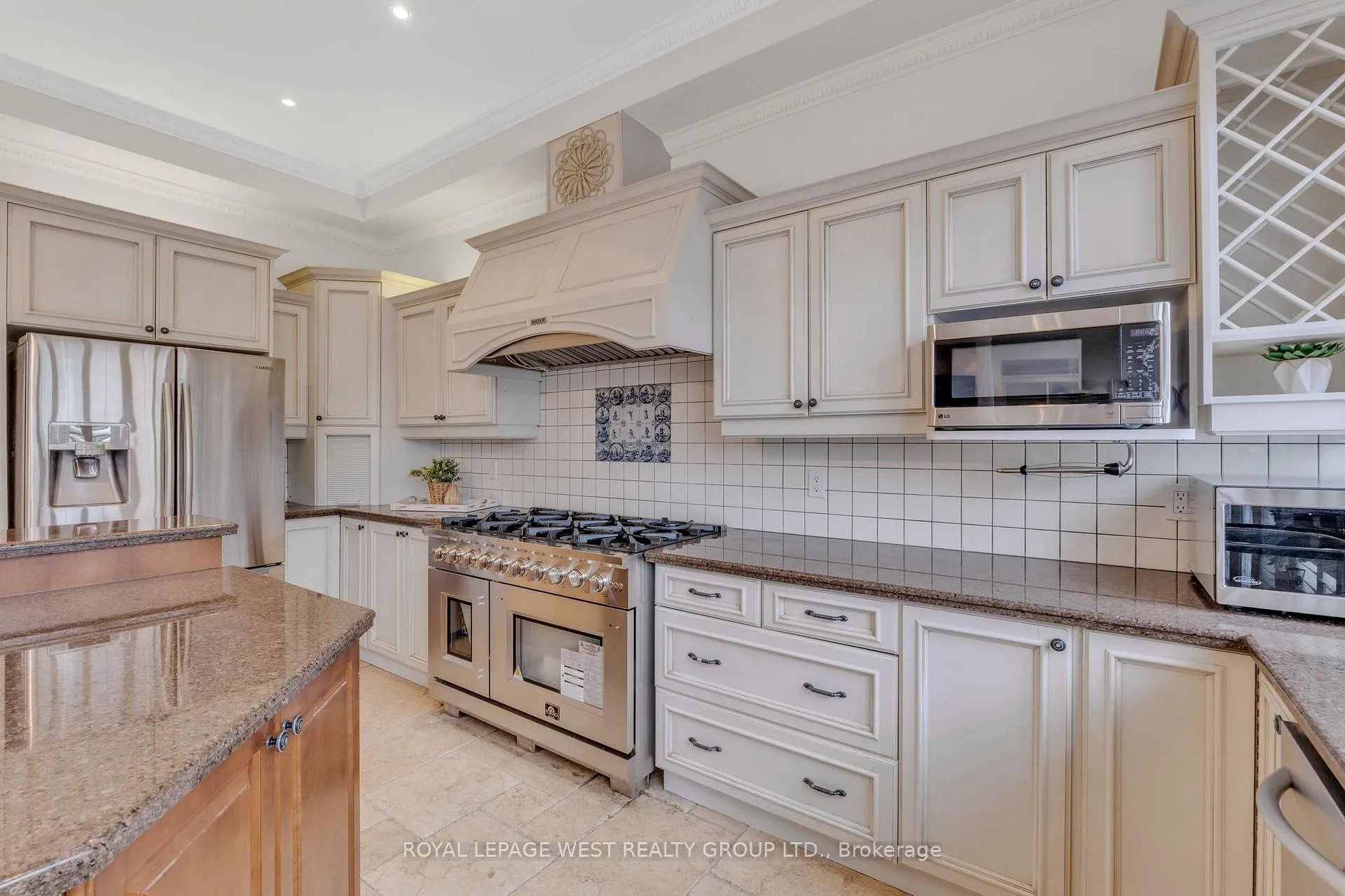 Photo 15 of 35 Playfair Court, Hamilton, Ancaster — HOMEH