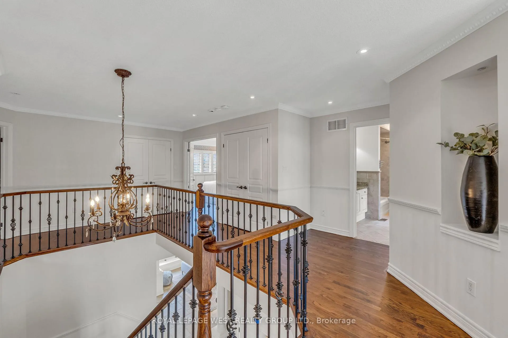 Photo 18 of 35 Playfair Court, Hamilton, Ancaster — HOMEH