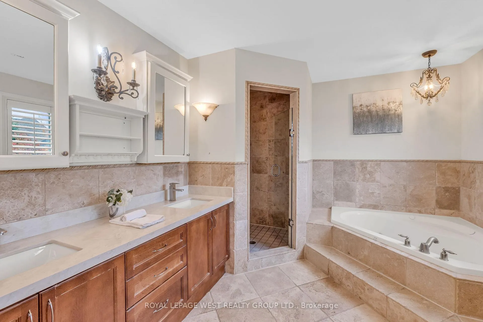 Photo 20 of 35 Playfair Court, Hamilton, Ancaster — HOMEH