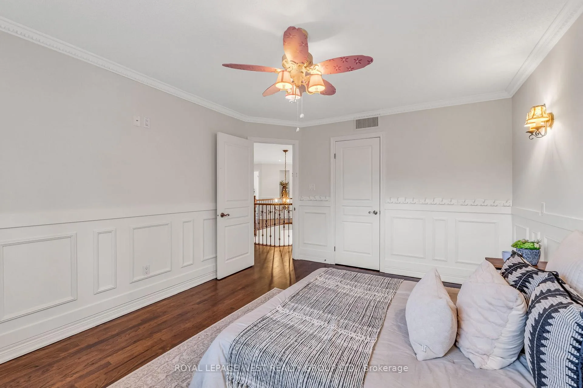 Photo 24 of 35 Playfair Court, Hamilton, Ancaster — HOMEH