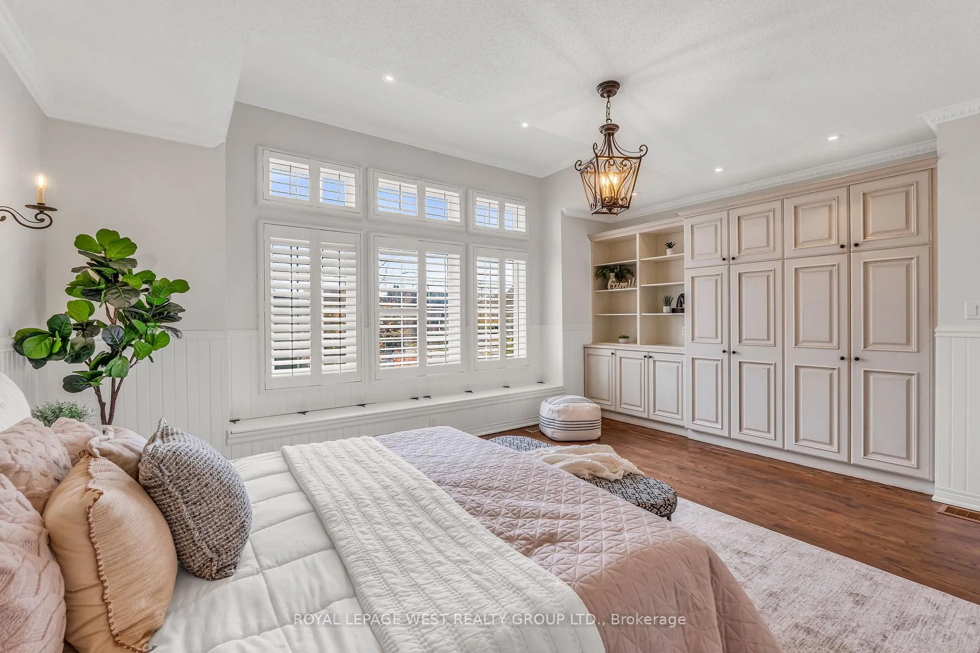 Photo 27 of 35 Playfair Court, Hamilton, Ancaster — HOMEH