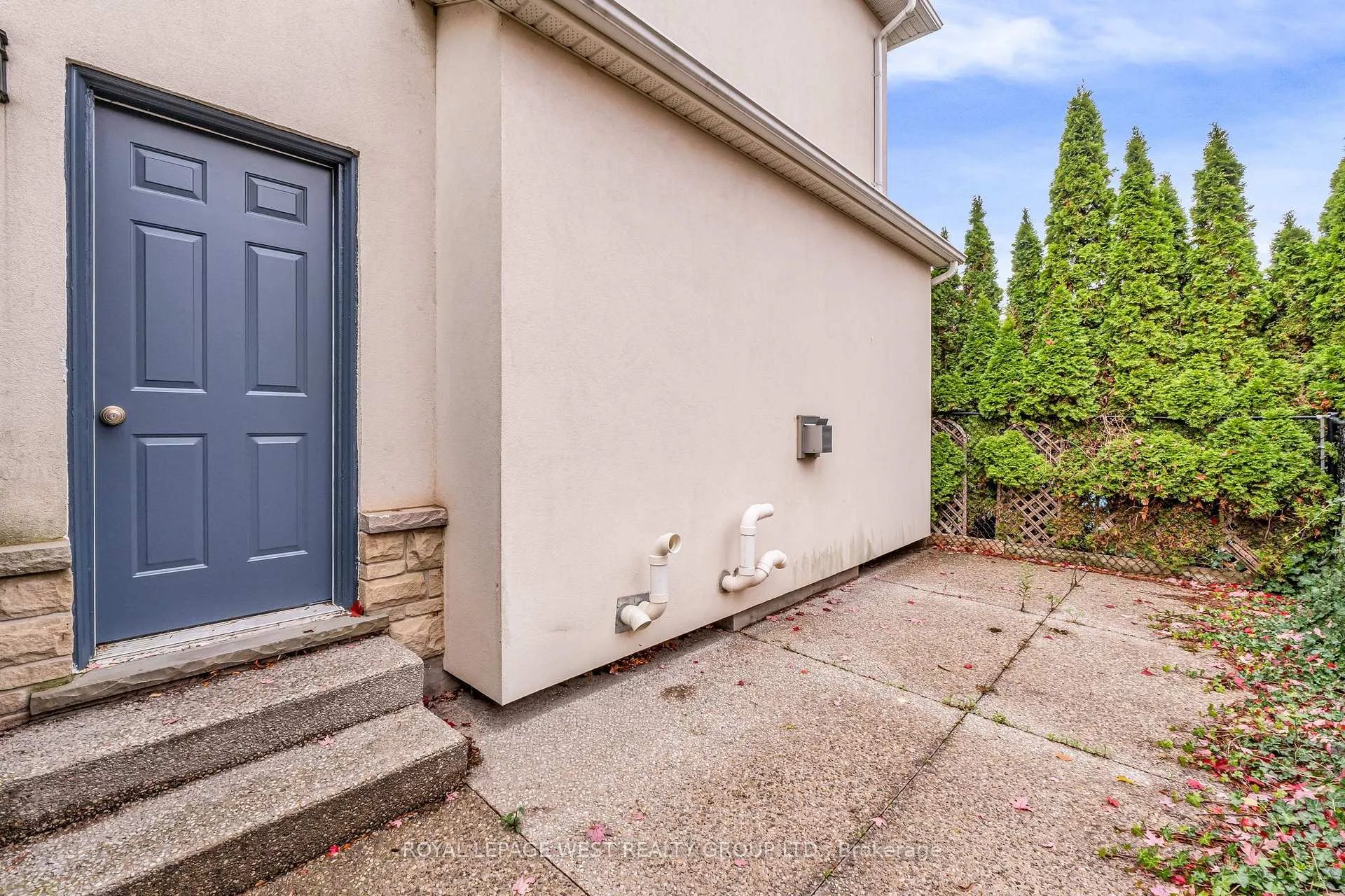 Photo 32 of 35 Playfair Court, Hamilton, Ancaster — HOMEH