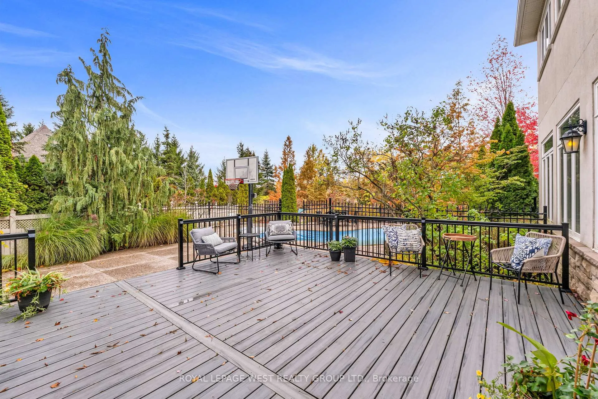 Photo 37 of 35 Playfair Court, Hamilton, Ancaster — HOMEH