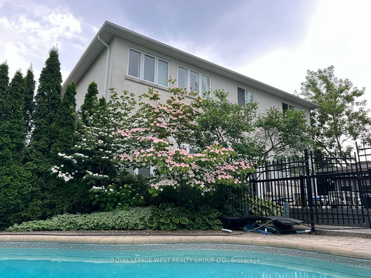Photo 39 of 35 Playfair Court, Hamilton, Ancaster — HOMEH