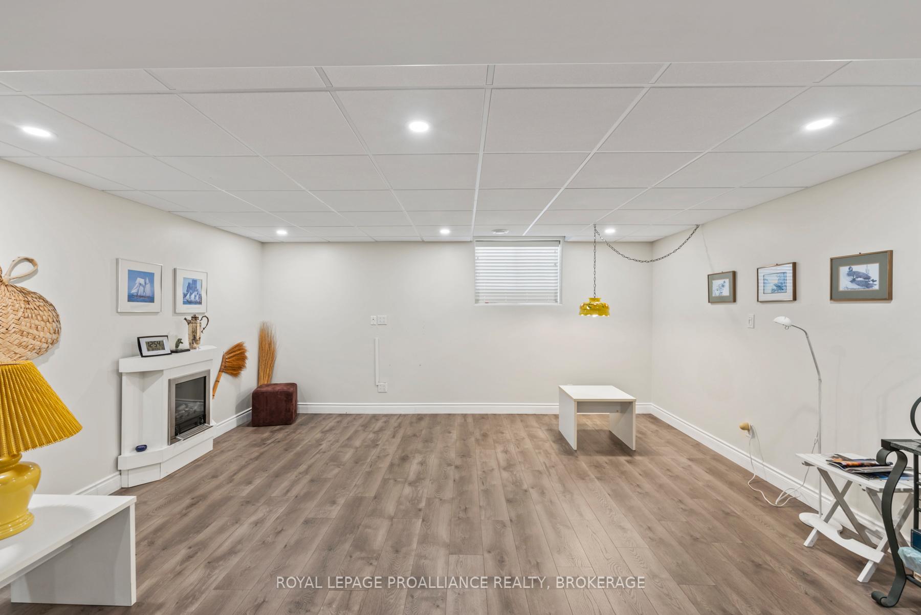 Photo 21 of 206 Sorbie Crescent, Loyalist, Amherstview — HOMEH