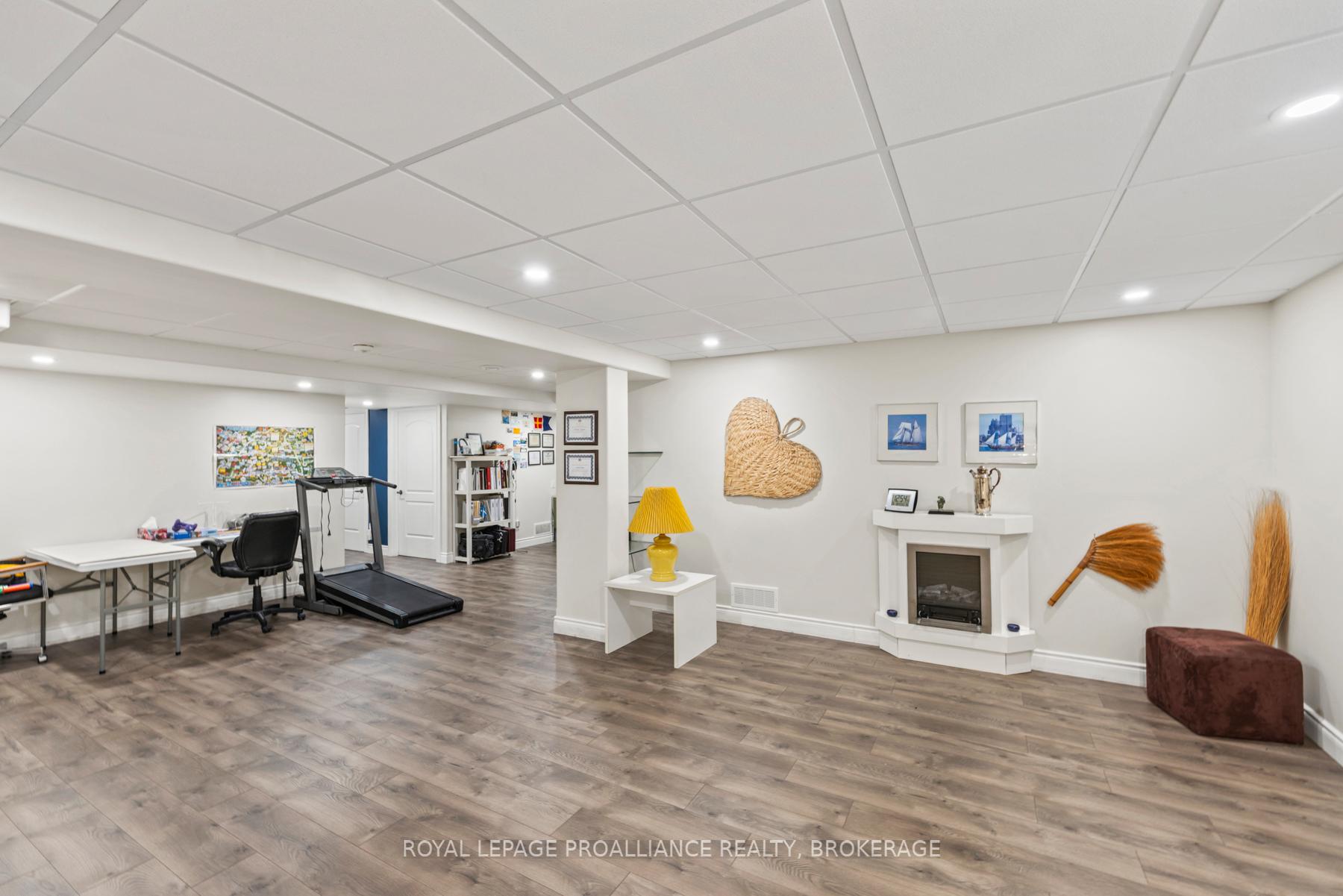 Photo 22 of 206 Sorbie Crescent, Loyalist, Amherstview — HOMEH
