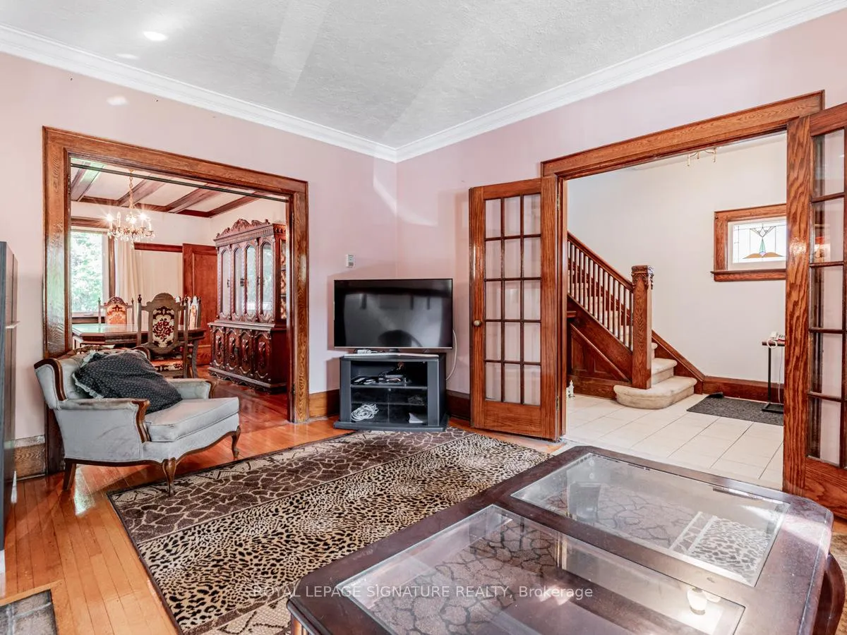 Photo 4 of 55 Pinewood Avenue, Toronto, Humewood-Cedarvale — HOMEH