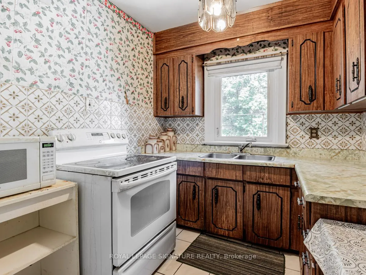 Photo 8 of 55 Pinewood Avenue, Toronto, Humewood-Cedarvale — HOMEH