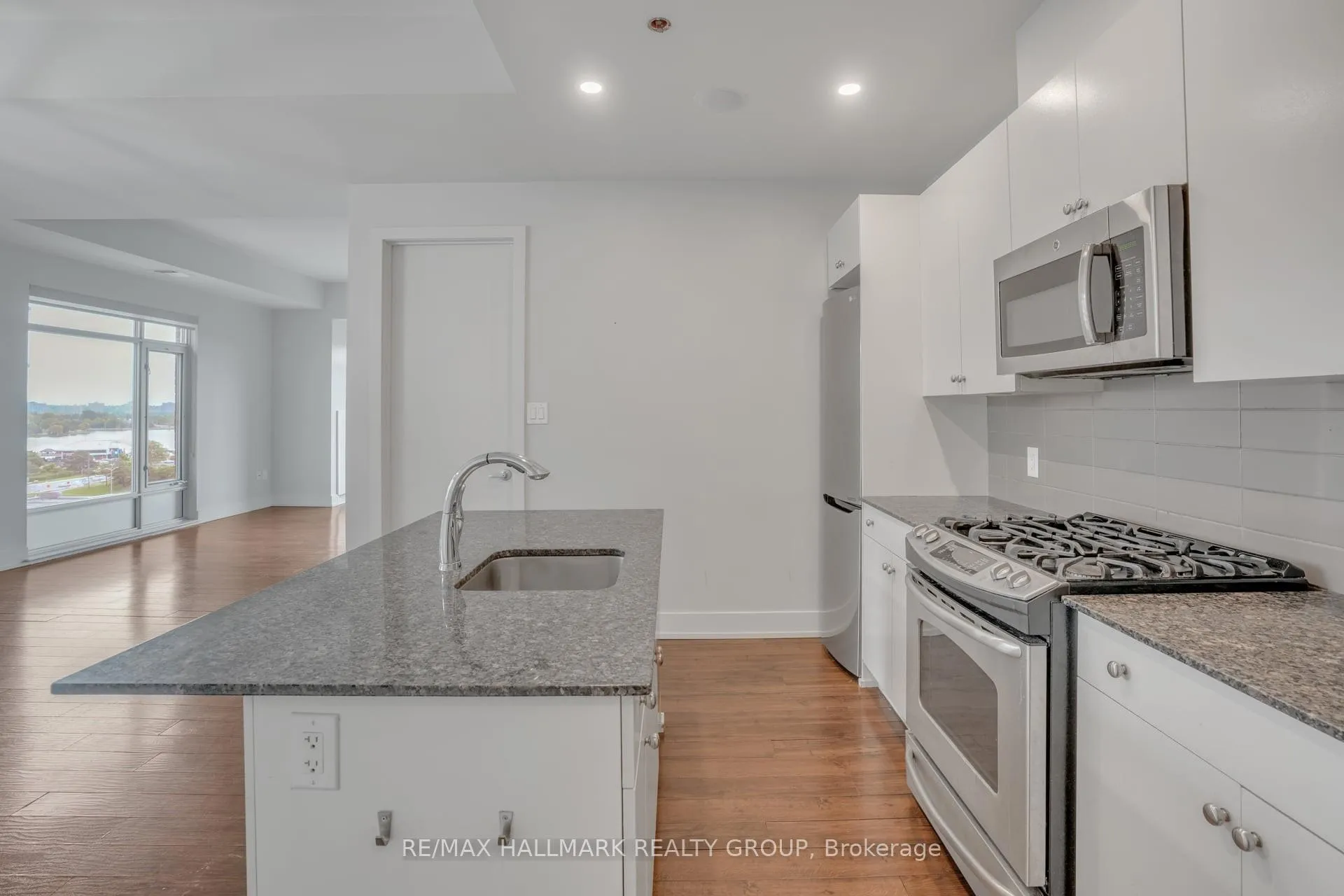 Photo 10 of Unit 1004, 100 Champagne Avenue, Ottawa, West Centre Town — HOMEH
