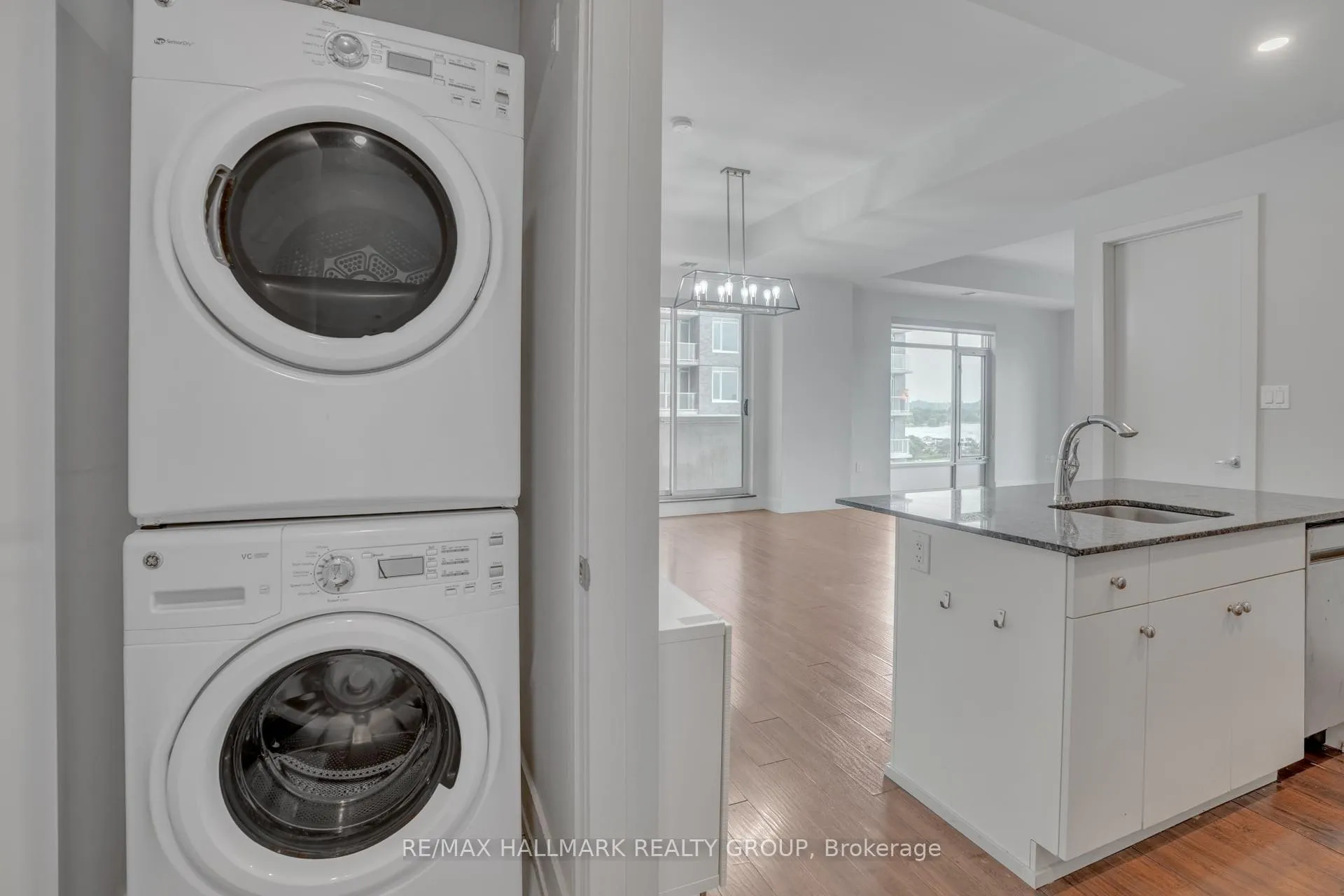 Photo 16 of Unit 1004, 100 Champagne Avenue, Ottawa, West Centre Town — HOMEH