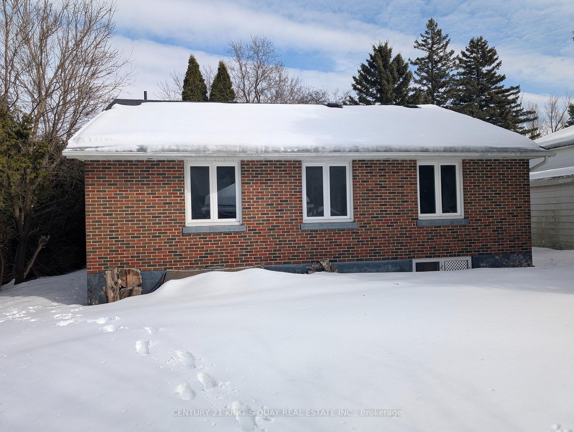 Photo 2 of 50 William Street, King, King City — HOMEH