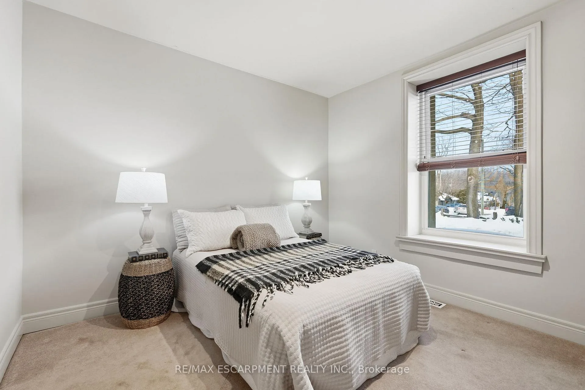 Photo 10 of 2 Union Street, Hamilton, Waterdown — HOMEH