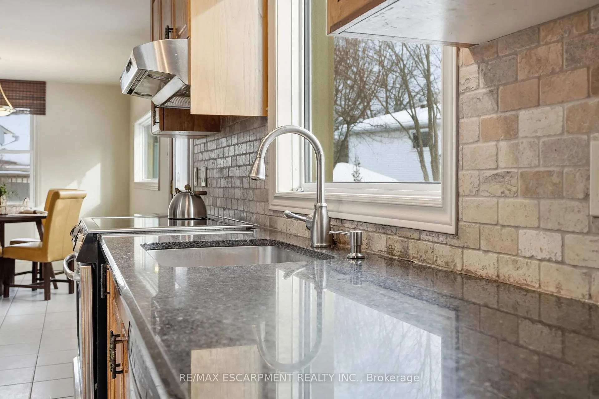 Photo 23 of 2 Union Street, Hamilton, Waterdown — HOMEH