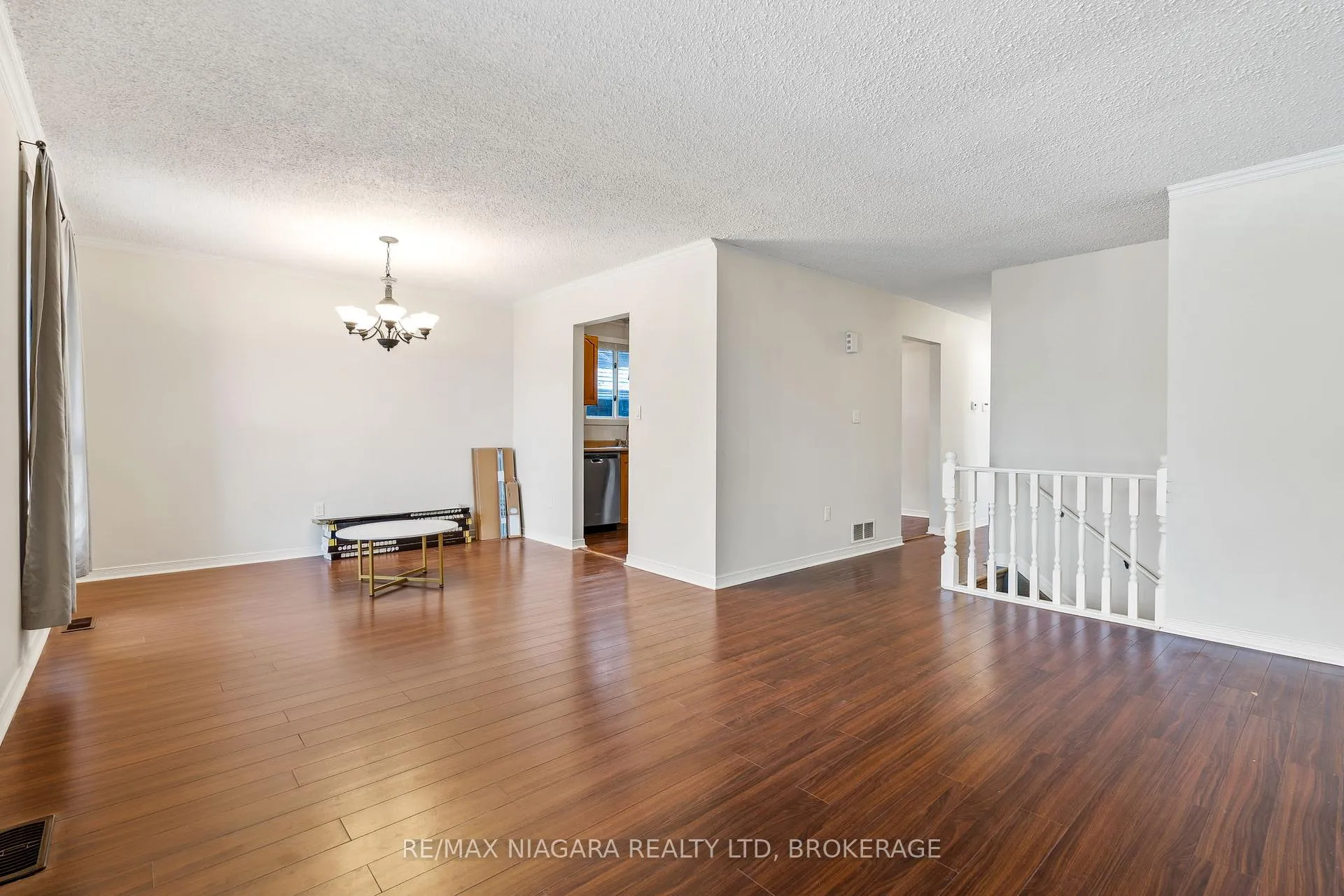 Photo 3 of 57 Lorne Street, St. Catharines, E. Chester — HOMEH