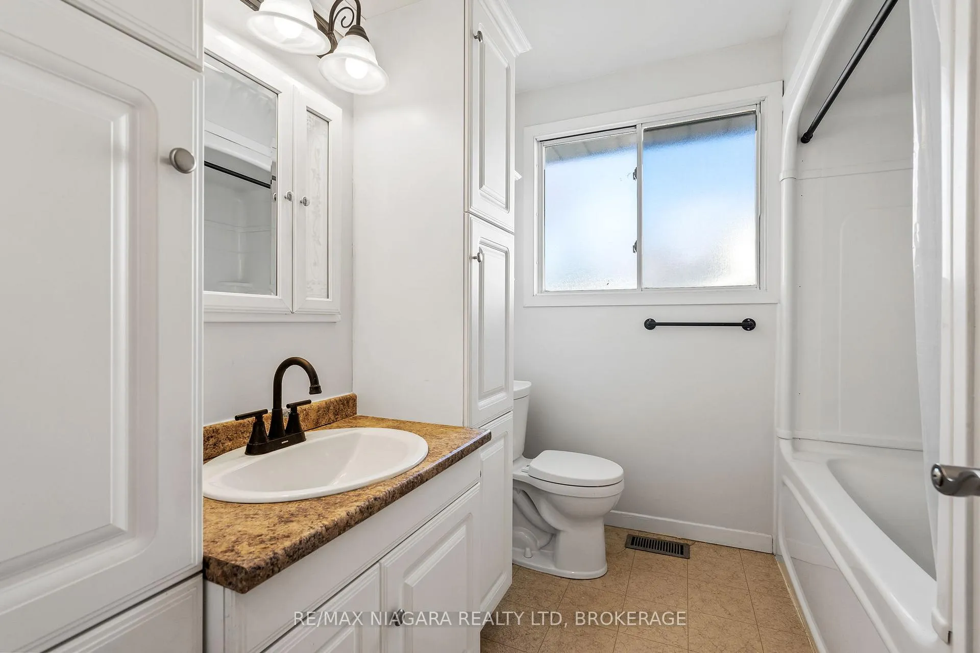 Photo 9 of 57 Lorne Street, St. Catharines, E. Chester — HOMEH