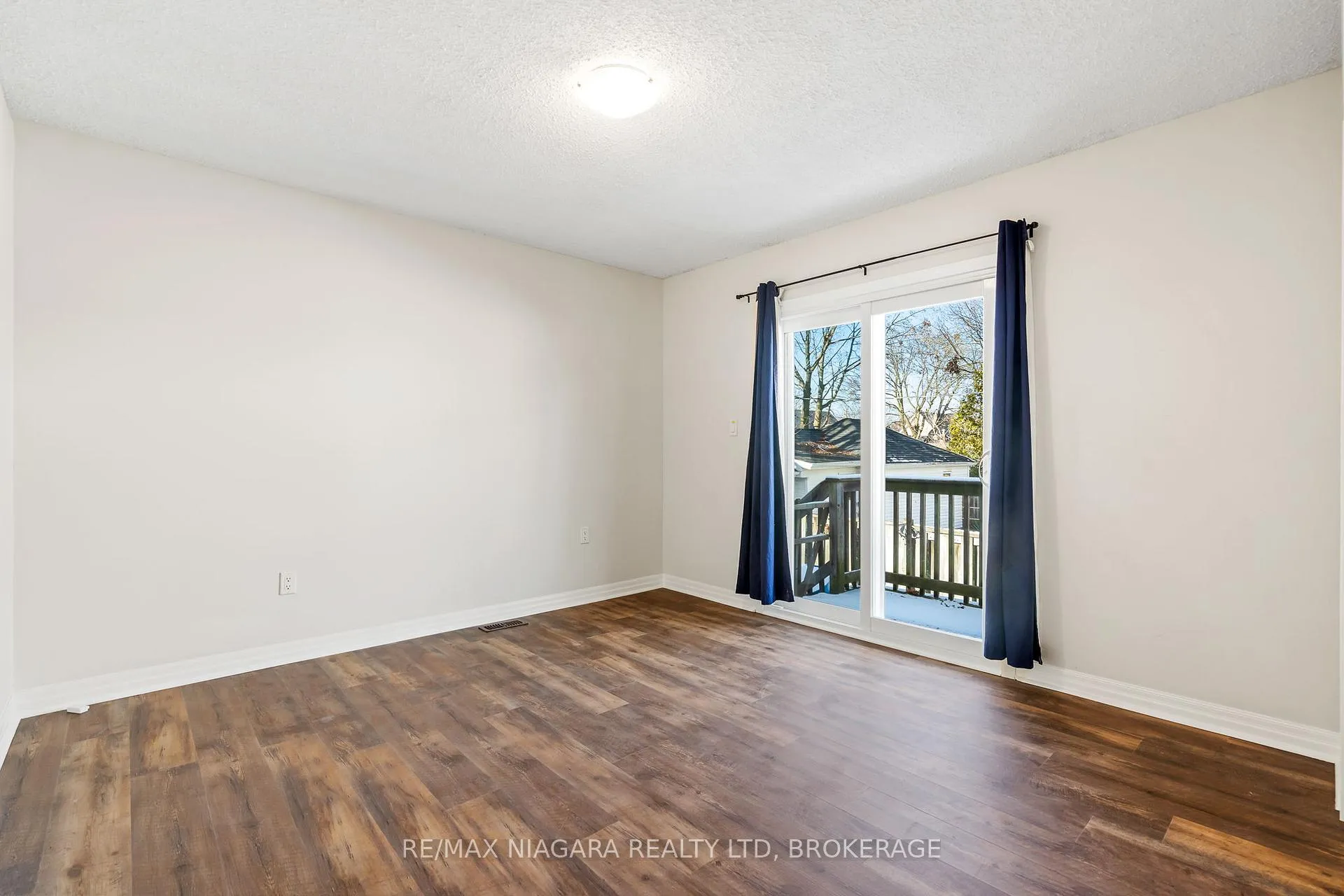 Photo 11 of 57 Lorne Street, St. Catharines, E. Chester — HOMEH