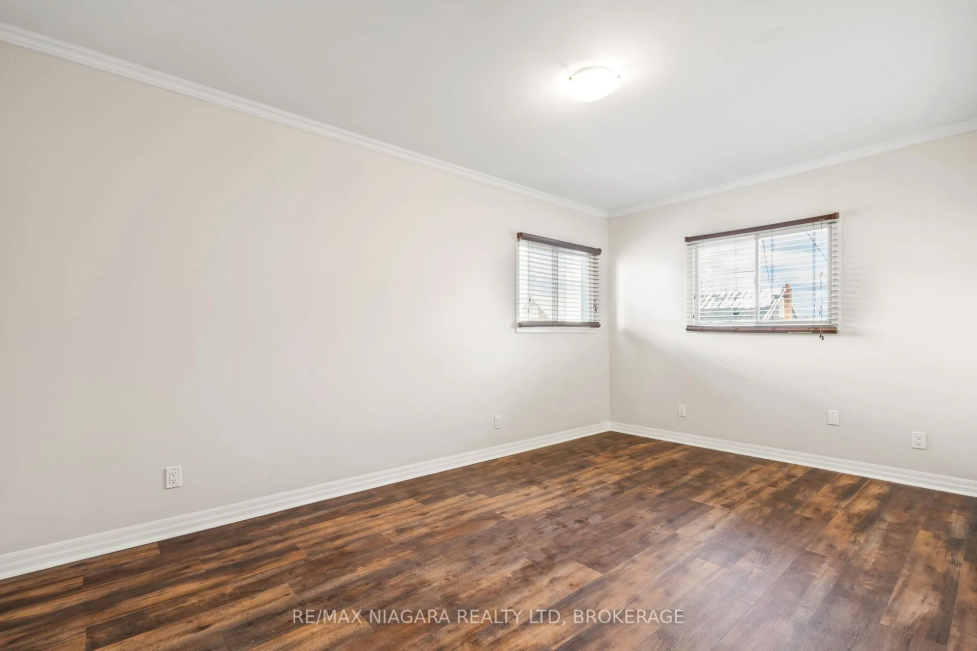 Photo 12 of 57 Lorne Street, St. Catharines, E. Chester — HOMEH