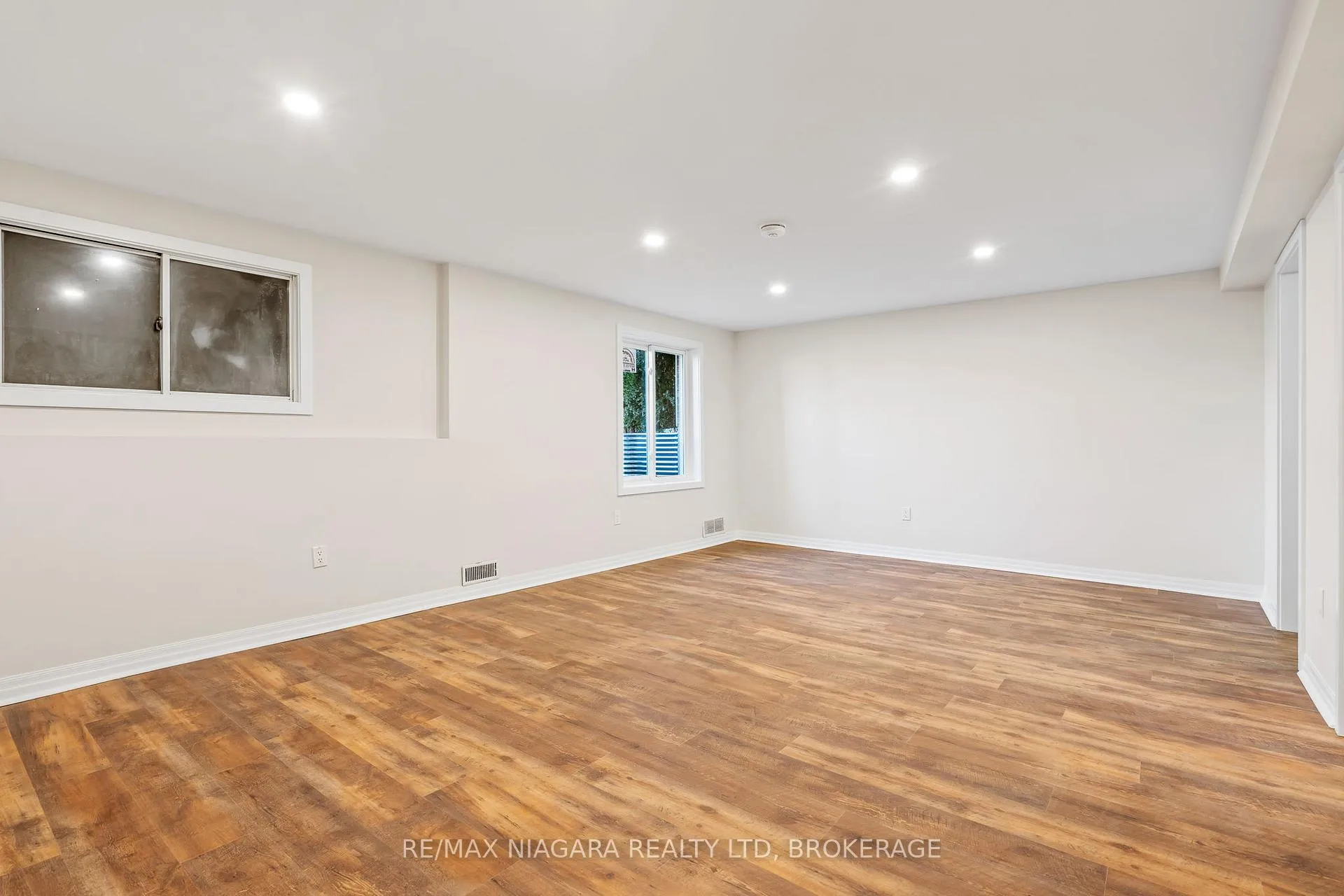 Photo 14 of 57 Lorne Street, St. Catharines, E. Chester — HOMEH