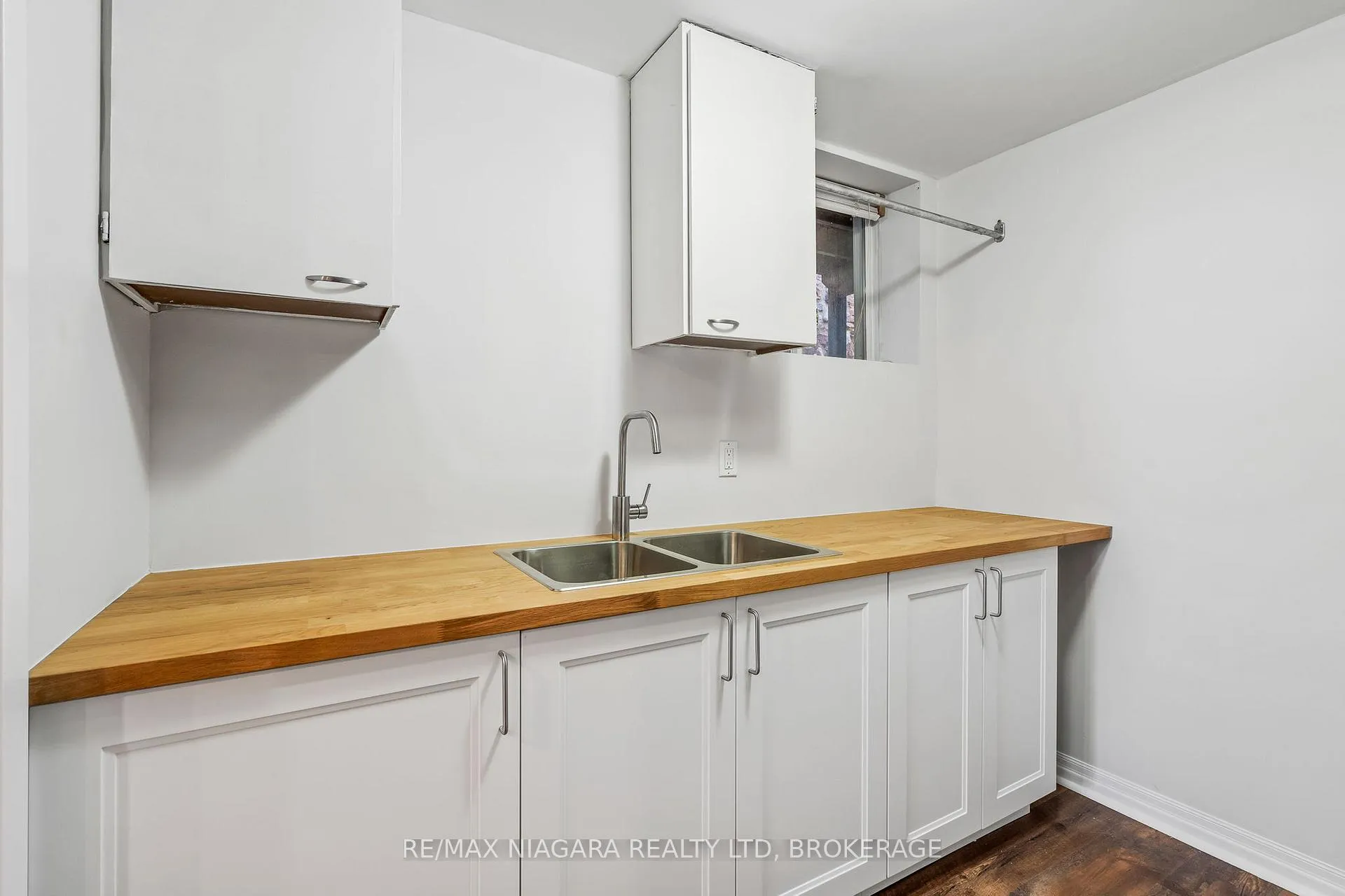 Photo 16 of 57 Lorne Street, St. Catharines, E. Chester — HOMEH