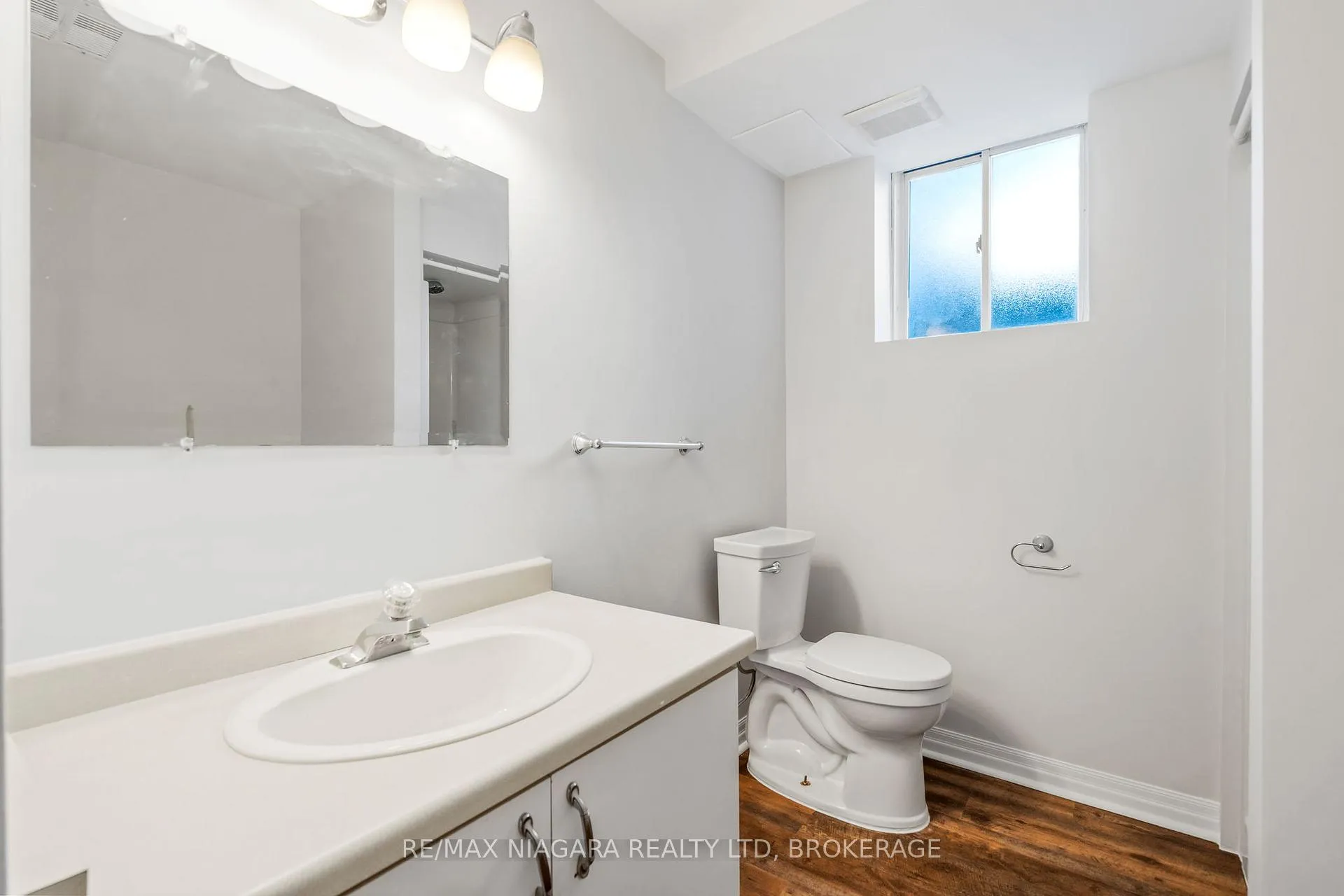Photo 18 of 57 Lorne Street, St. Catharines, E. Chester — HOMEH