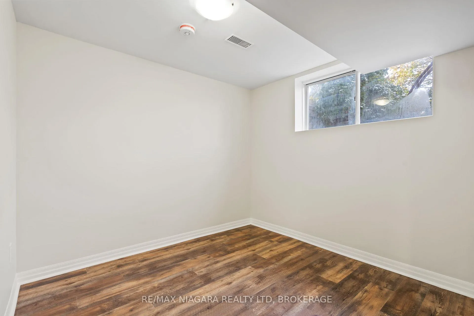 Photo 21 of 57 Lorne Street, St. Catharines, E. Chester — HOMEH
