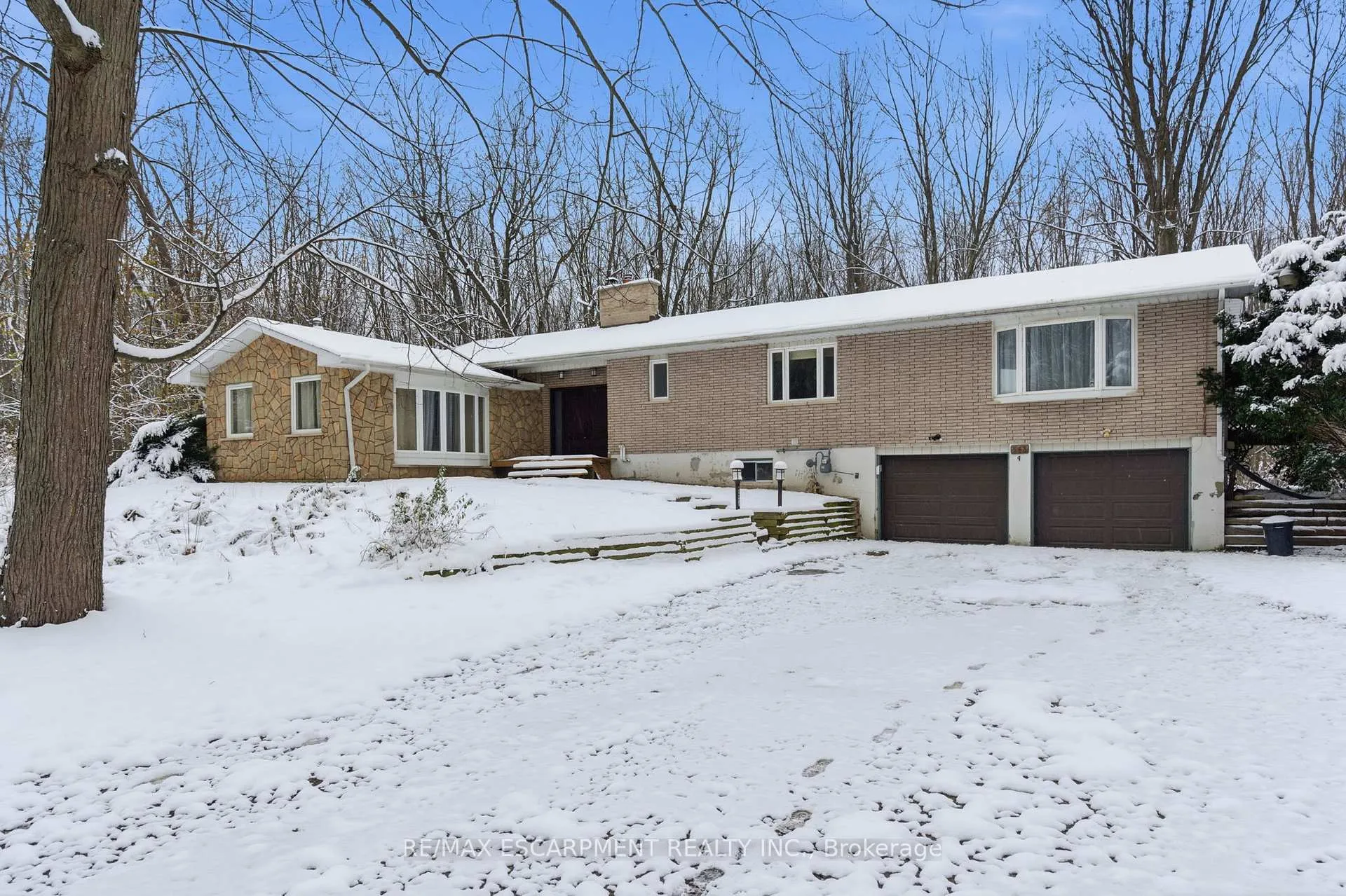 Photo 2 of 563 6th Concession Road W, Hamilton, Rural Flamborough — HOMEH