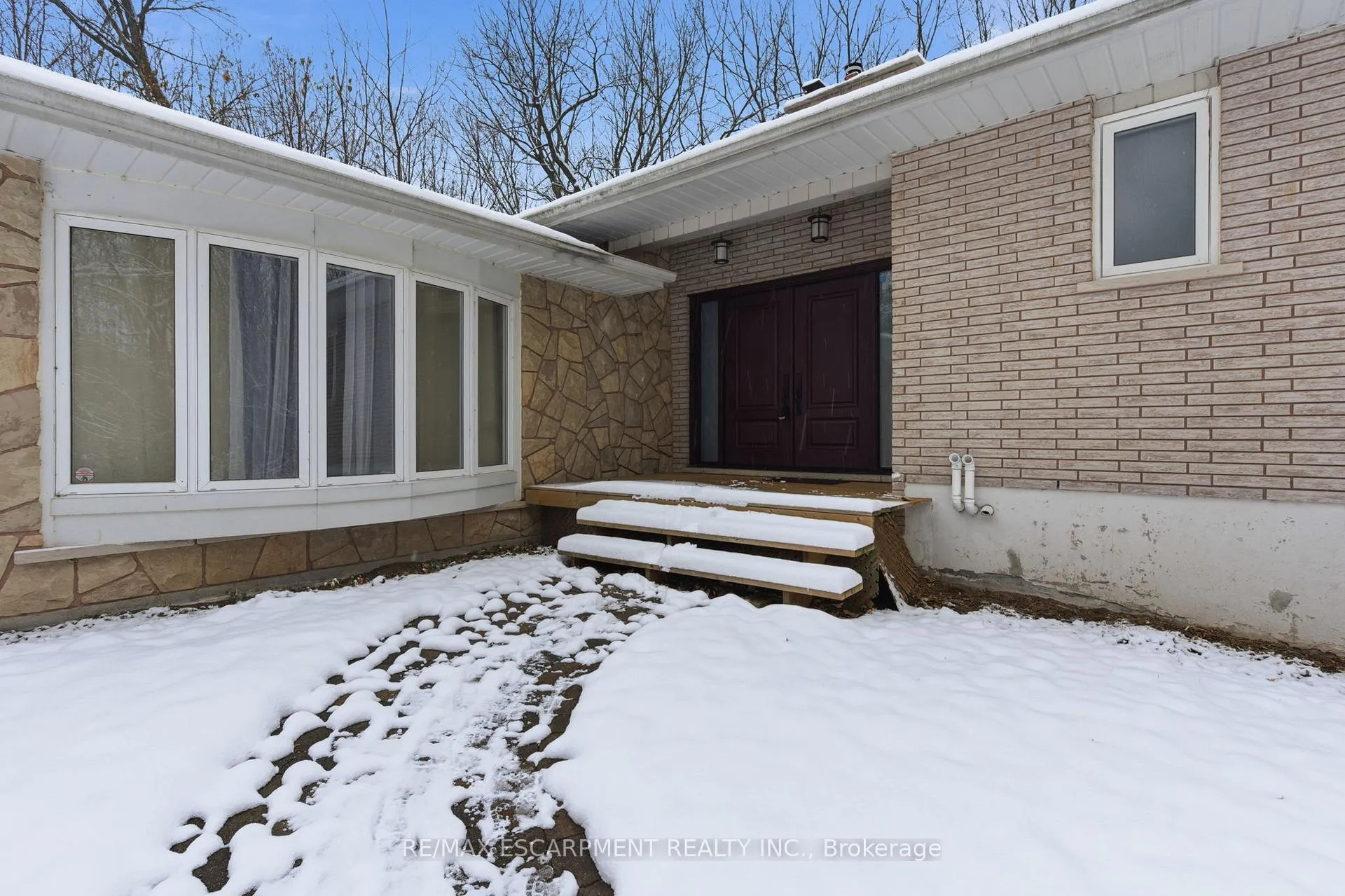 Photo 5 of 563 6th Concession Road W, Hamilton, Rural Flamborough — HOMEH