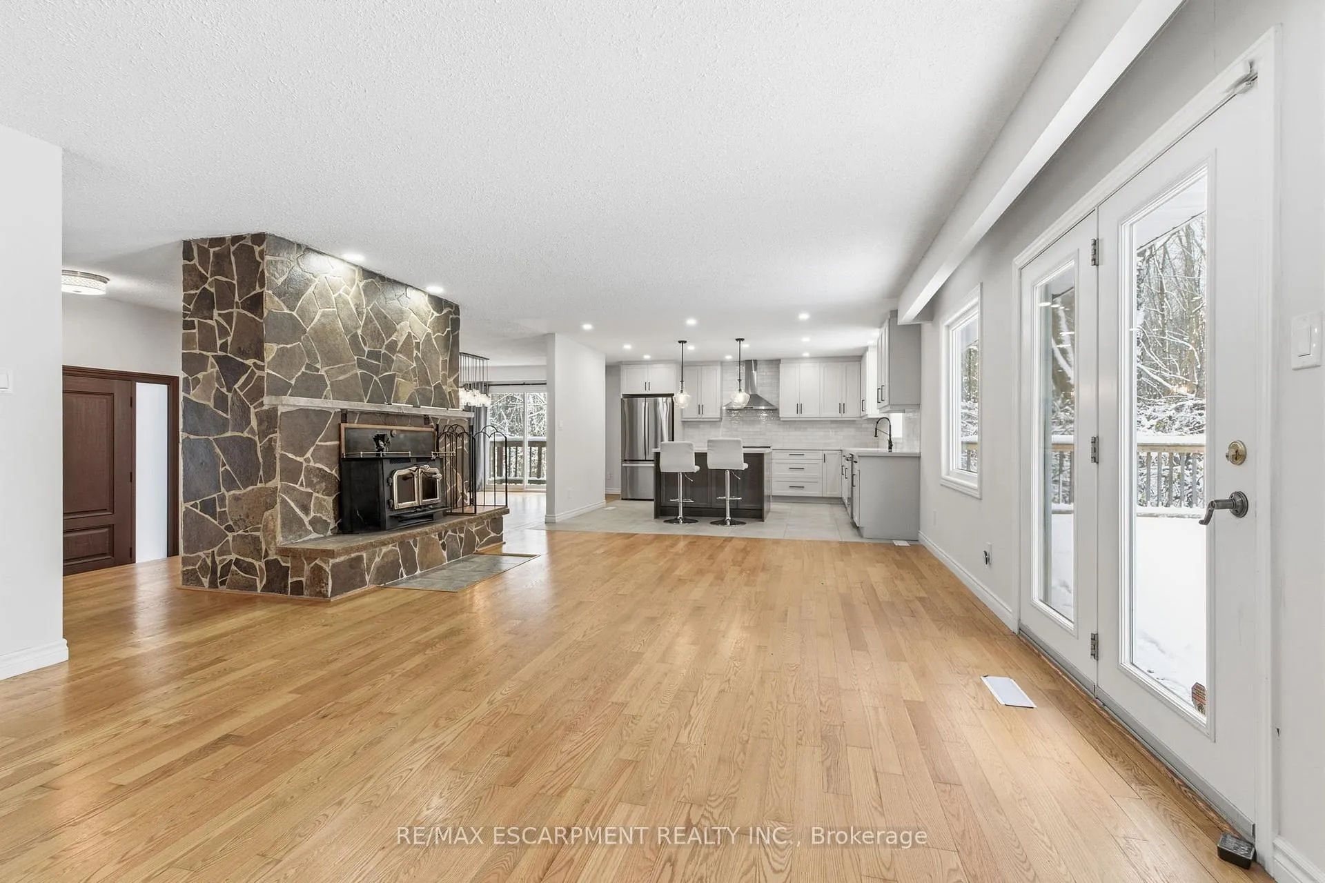 Photo 10 of 563 6th Concession Road W, Hamilton, Rural Flamborough — HOMEH