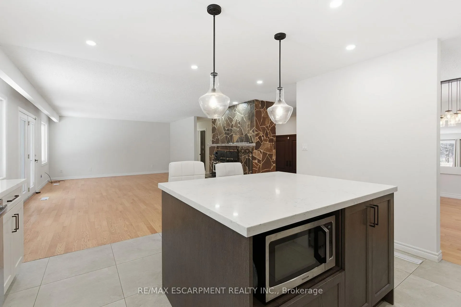 Photo 16 of 563 6th Concession Road W, Hamilton, Rural Flamborough — HOMEH