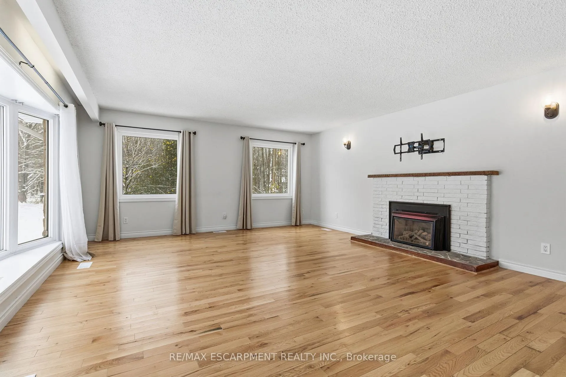 Photo 20 of 563 6th Concession Road W, Hamilton, Rural Flamborough — HOMEH
