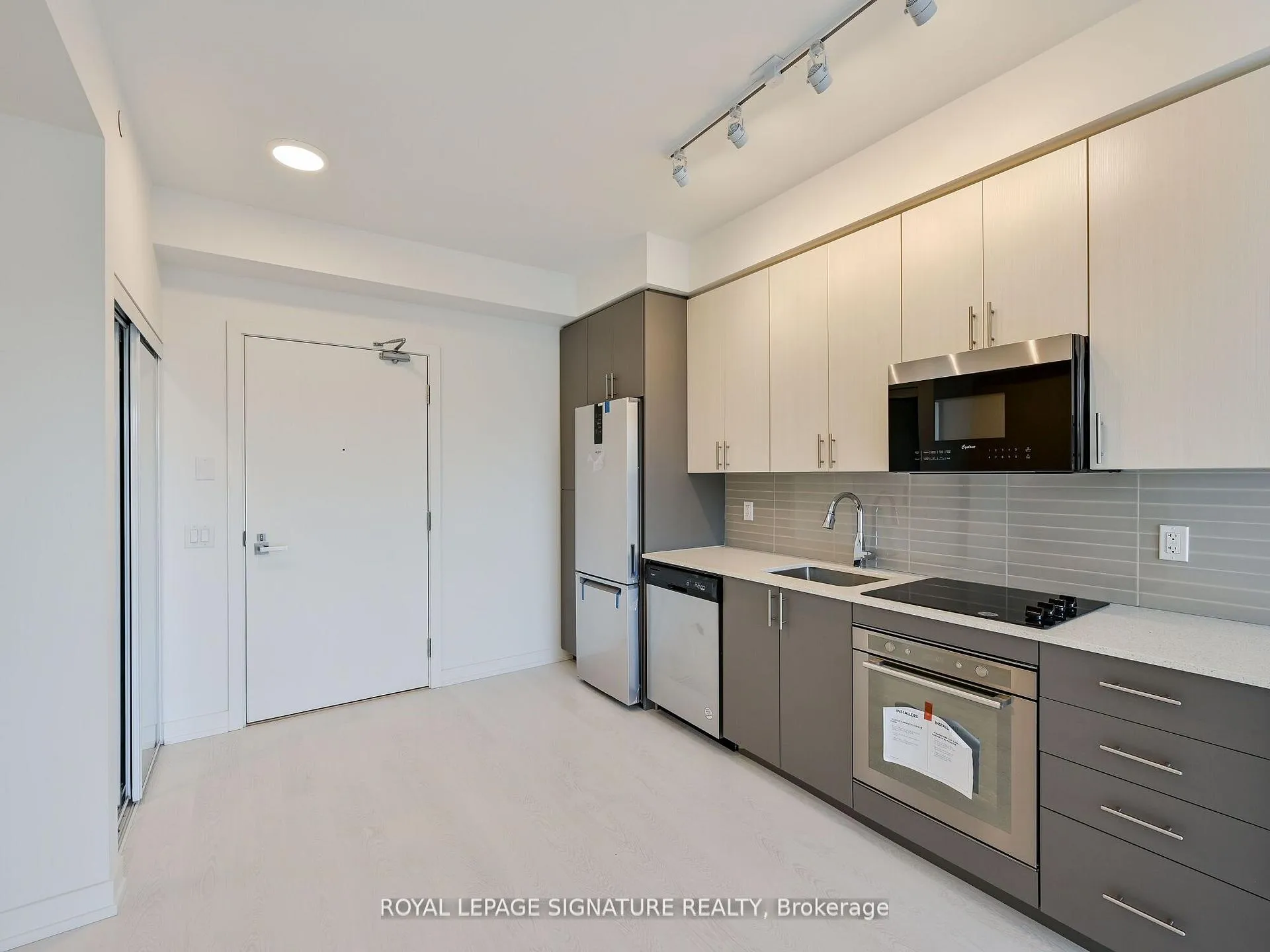 Photo 5 of Unit 405, 415 Main Street W, Hamilton, Kirkendall — HOMEH