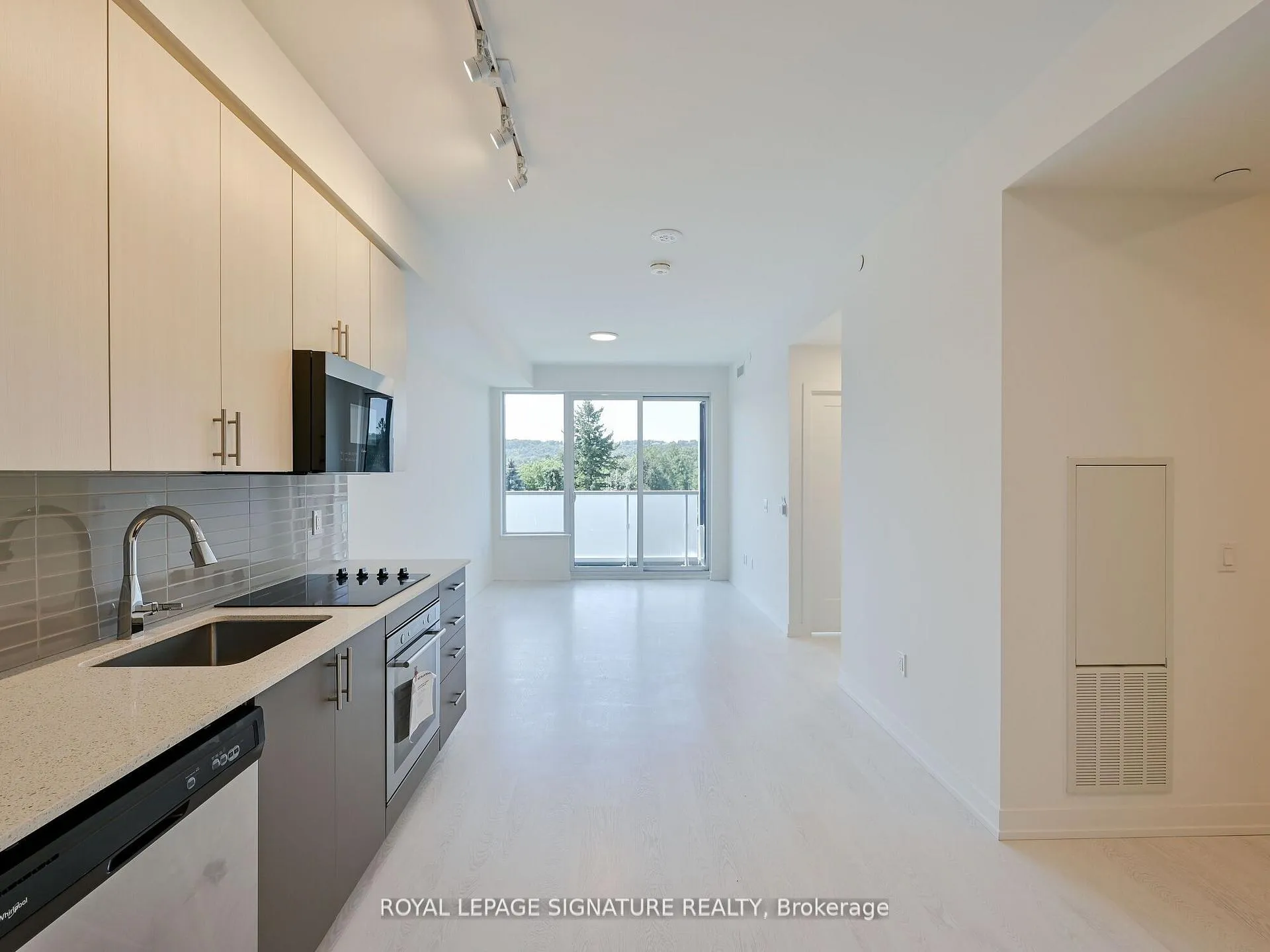 Photo 8 of Unit 405, 415 Main Street W, Hamilton, Kirkendall — HOMEH
