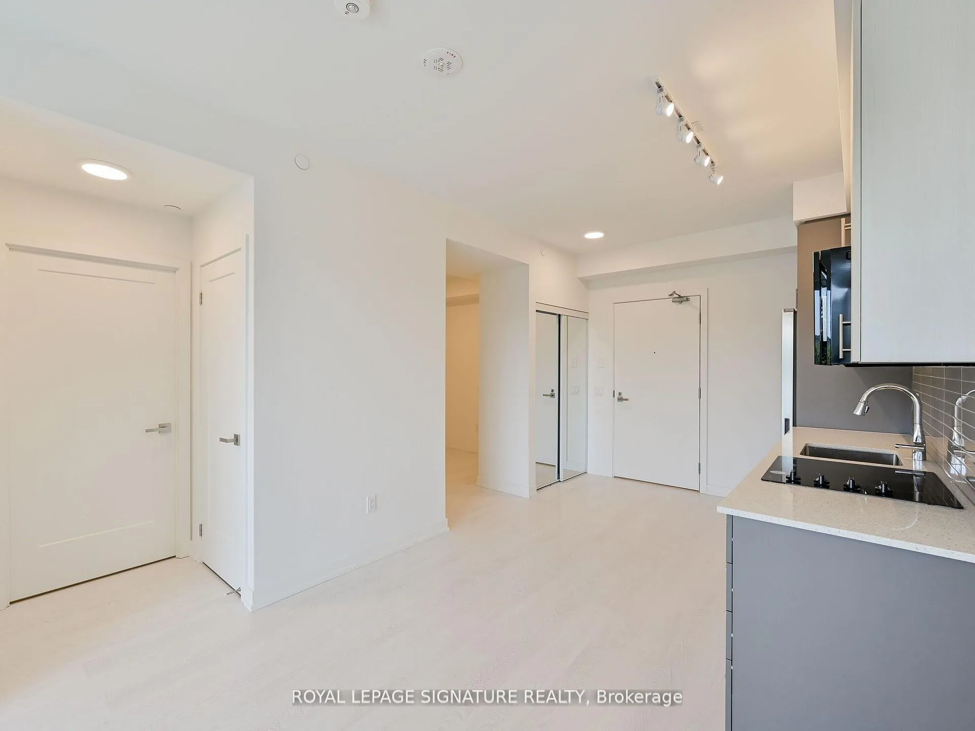 Photo 11 of Unit 405, 415 Main Street W, Hamilton, Kirkendall — HOMEH