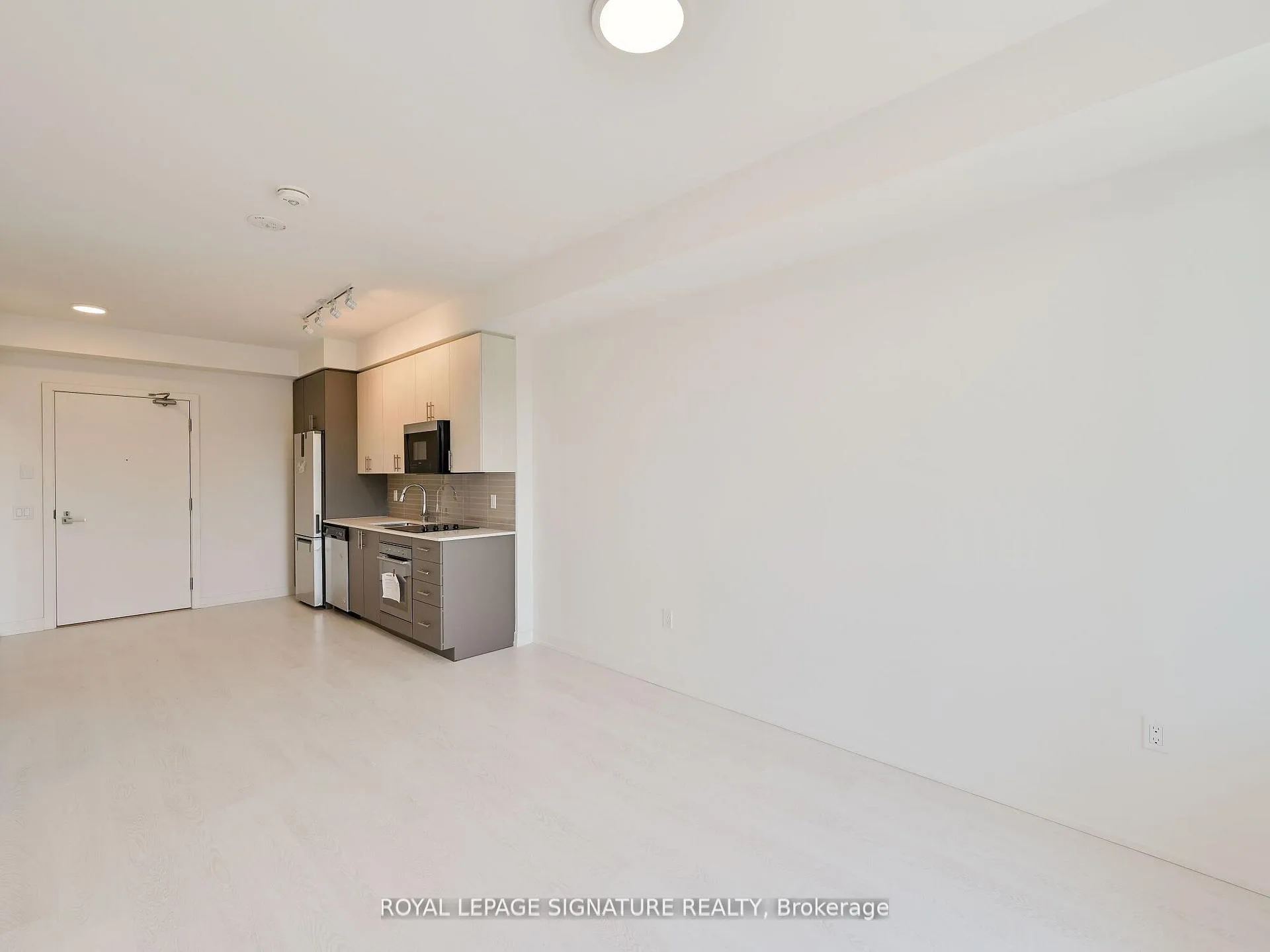 Photo 18 of Unit 405, 415 Main Street W, Hamilton, Kirkendall — HOMEH
