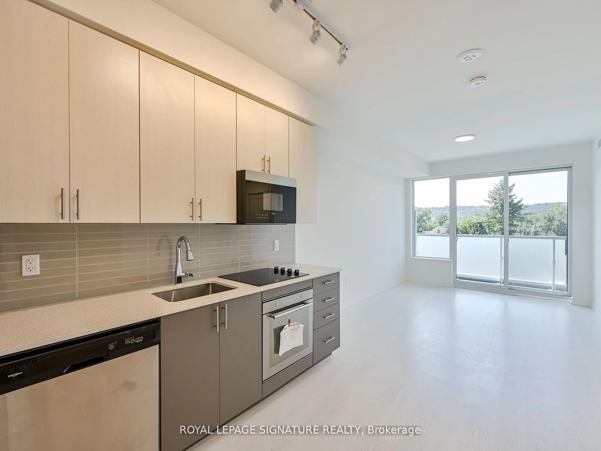 Photo 23 of Unit 405, 415 Main Street W, Hamilton, Kirkendall — HOMEH