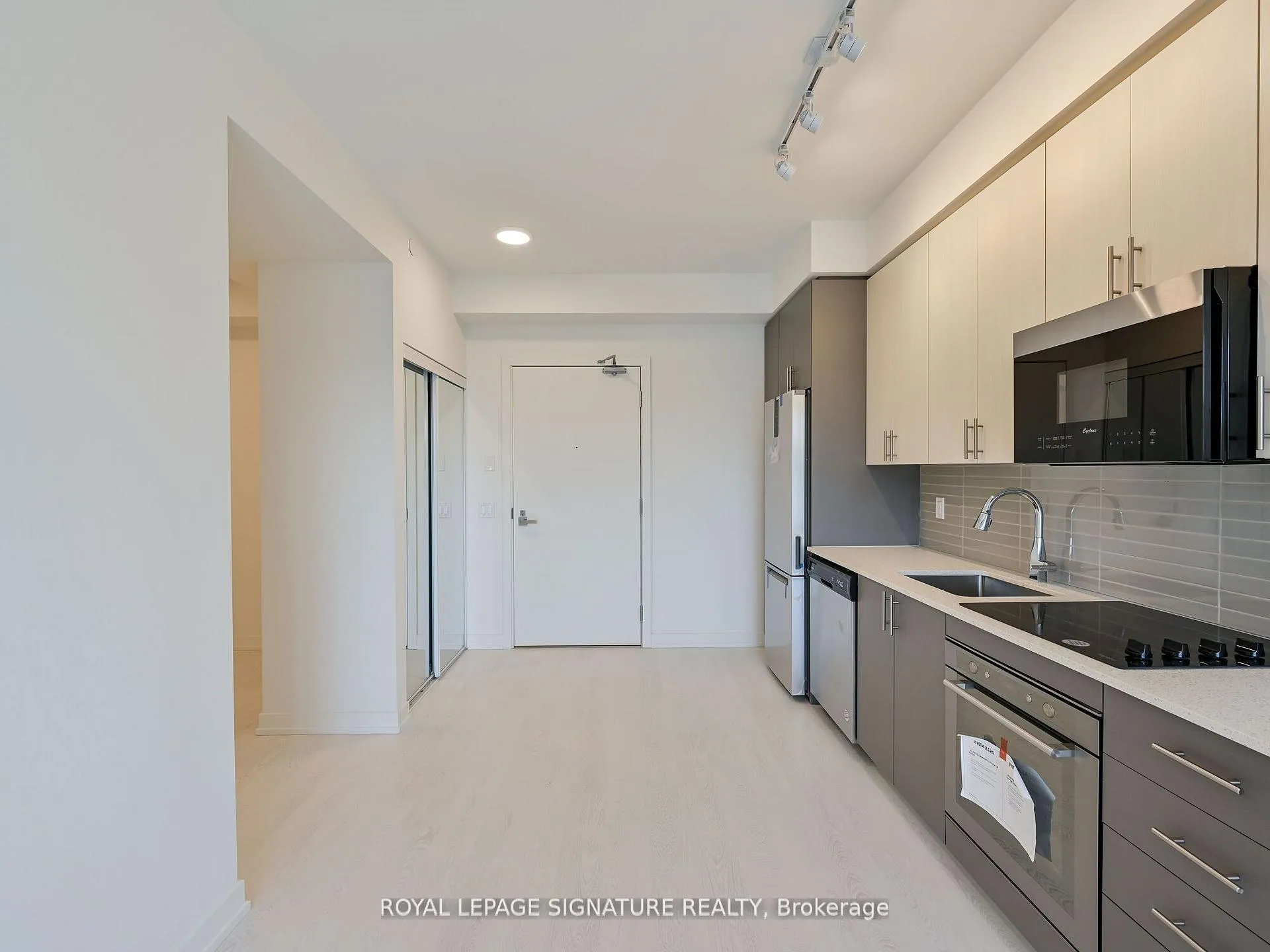 Photo 26 of Unit 405, 415 Main Street W, Hamilton, Kirkendall — HOMEH