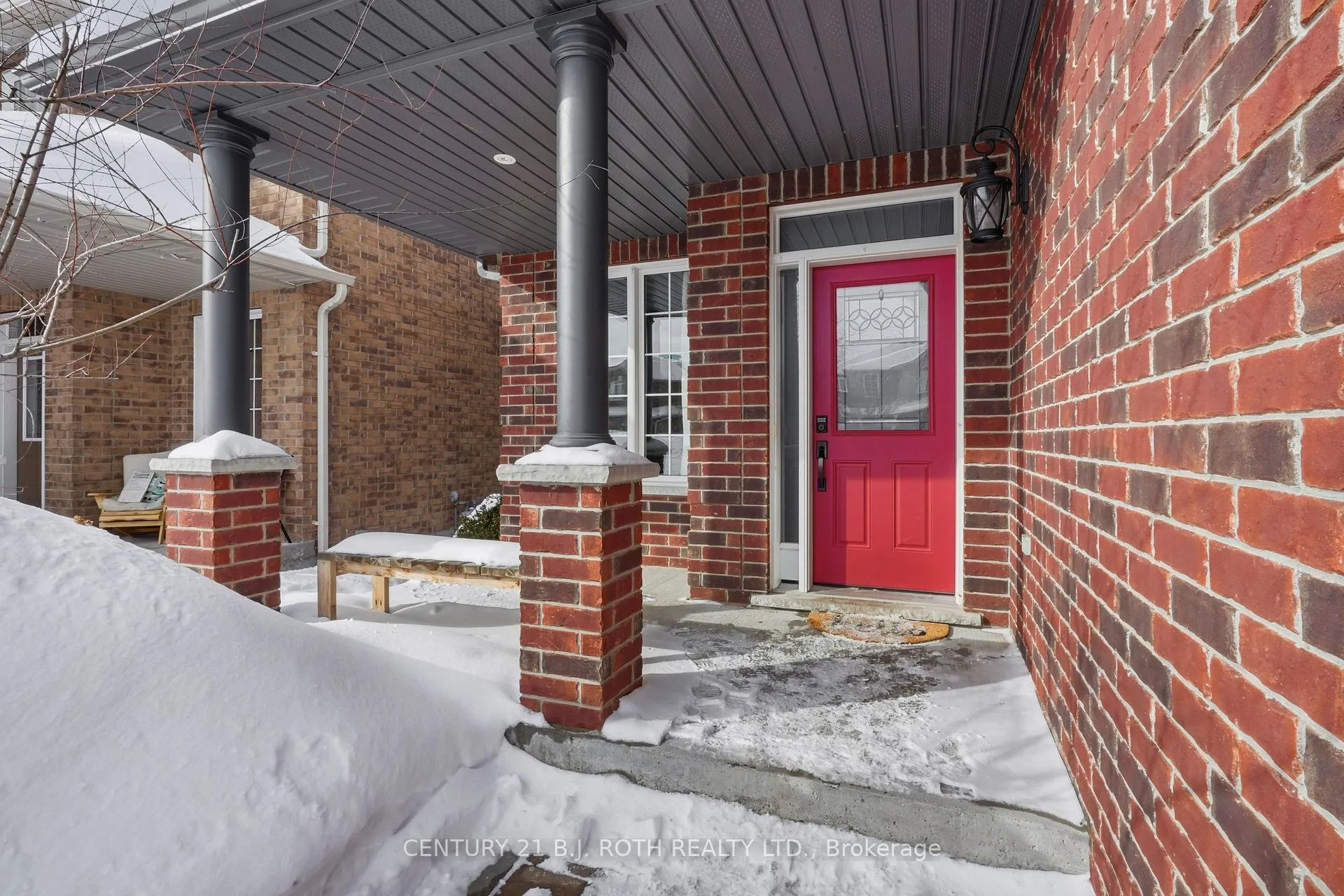 Photo 3 of 10 Auburn Court, Barrie, Ardagh — HOMEH